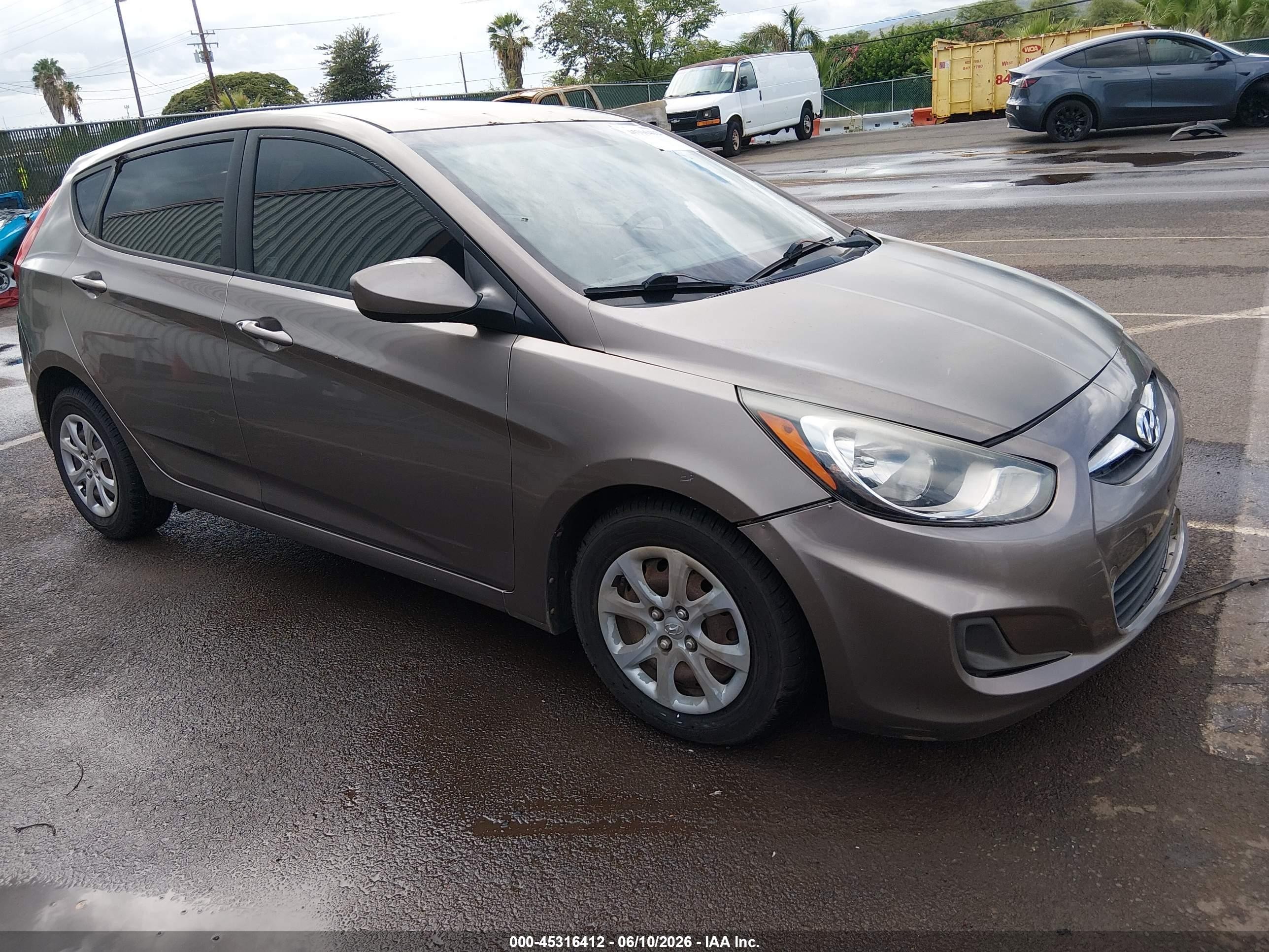 2014 Hyundai Accent GS, VIN KMHCT5AE4EU181420 — Front end