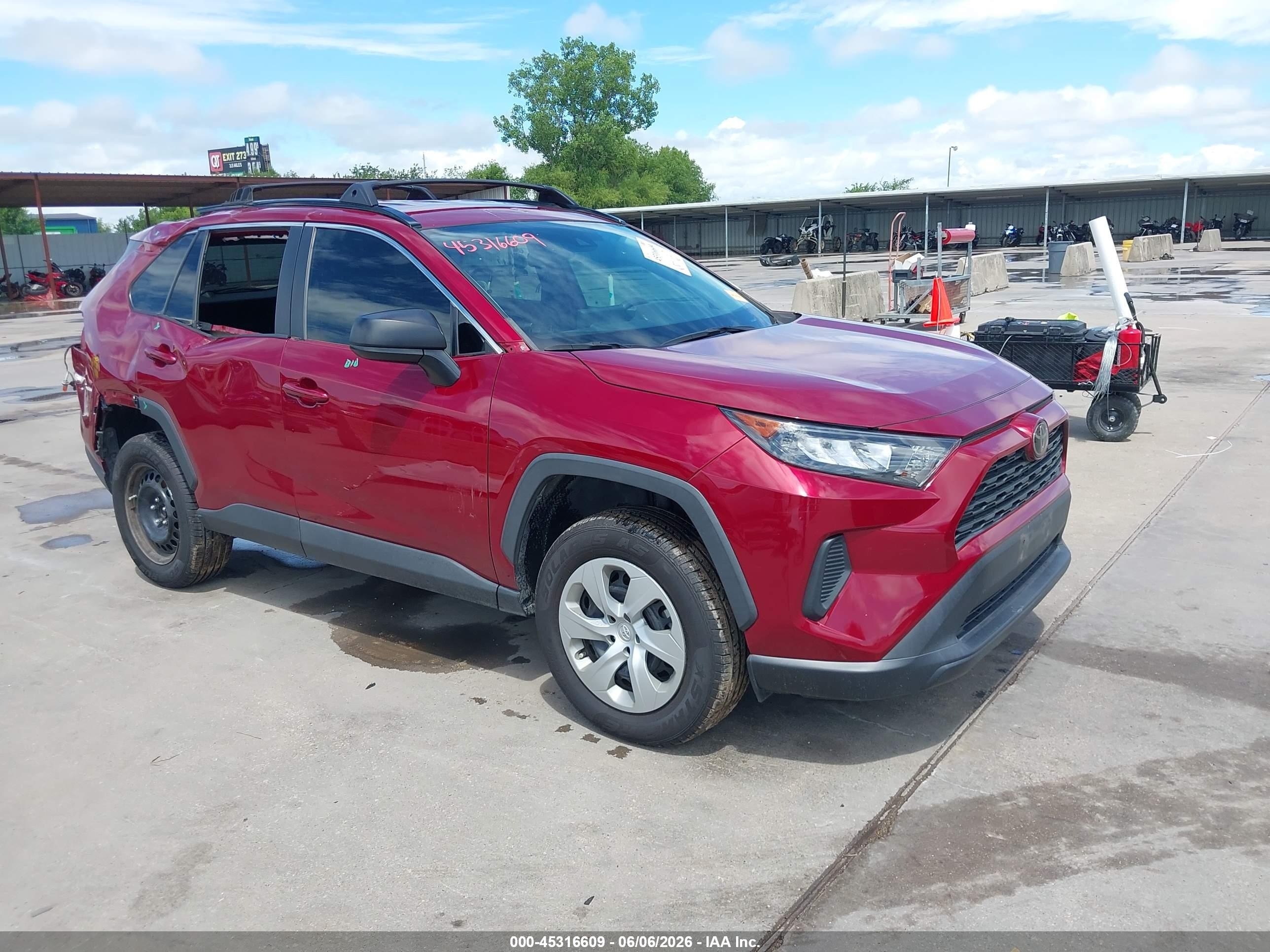 2020 Toyota RAV4 LE, VIN 2T3H1RFV5LC044522 — Side