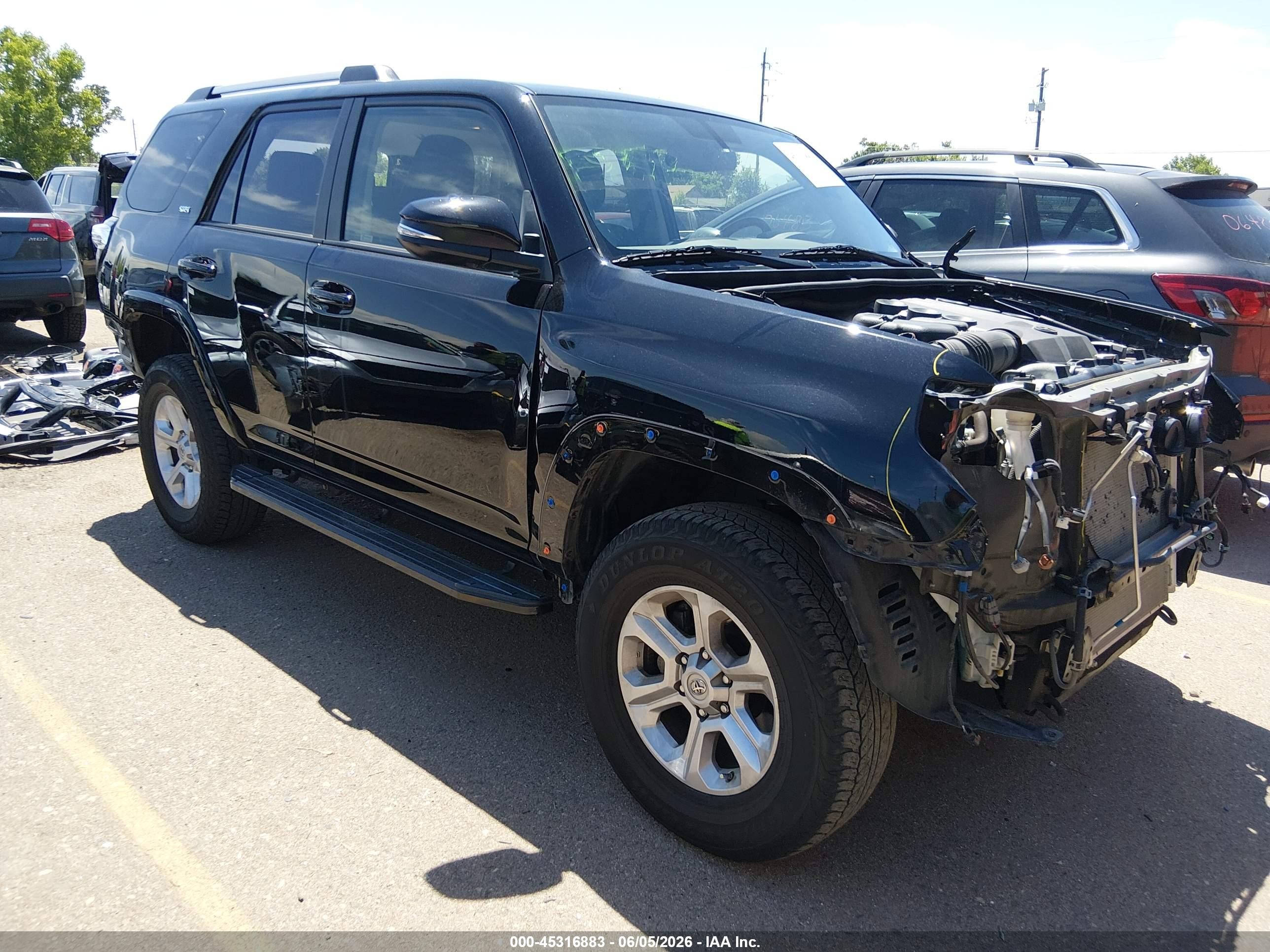 2019 Toyota 4Runner TRD Off Road Premium, VIN JTEBU5JR8K5682294 — All over