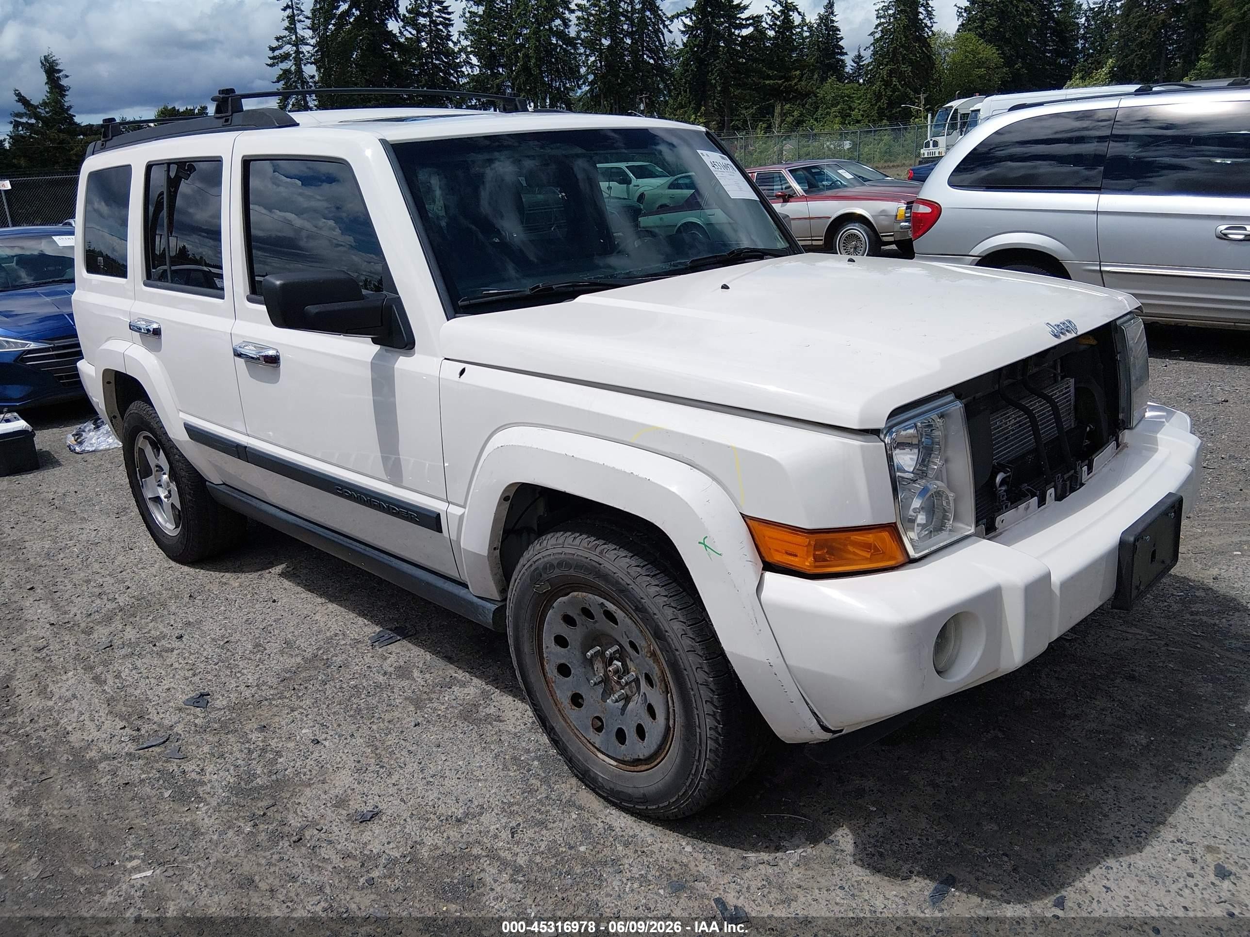 2009 Jeep Commander Sport, VIN 1J8HG48K29C543575 — Front end
