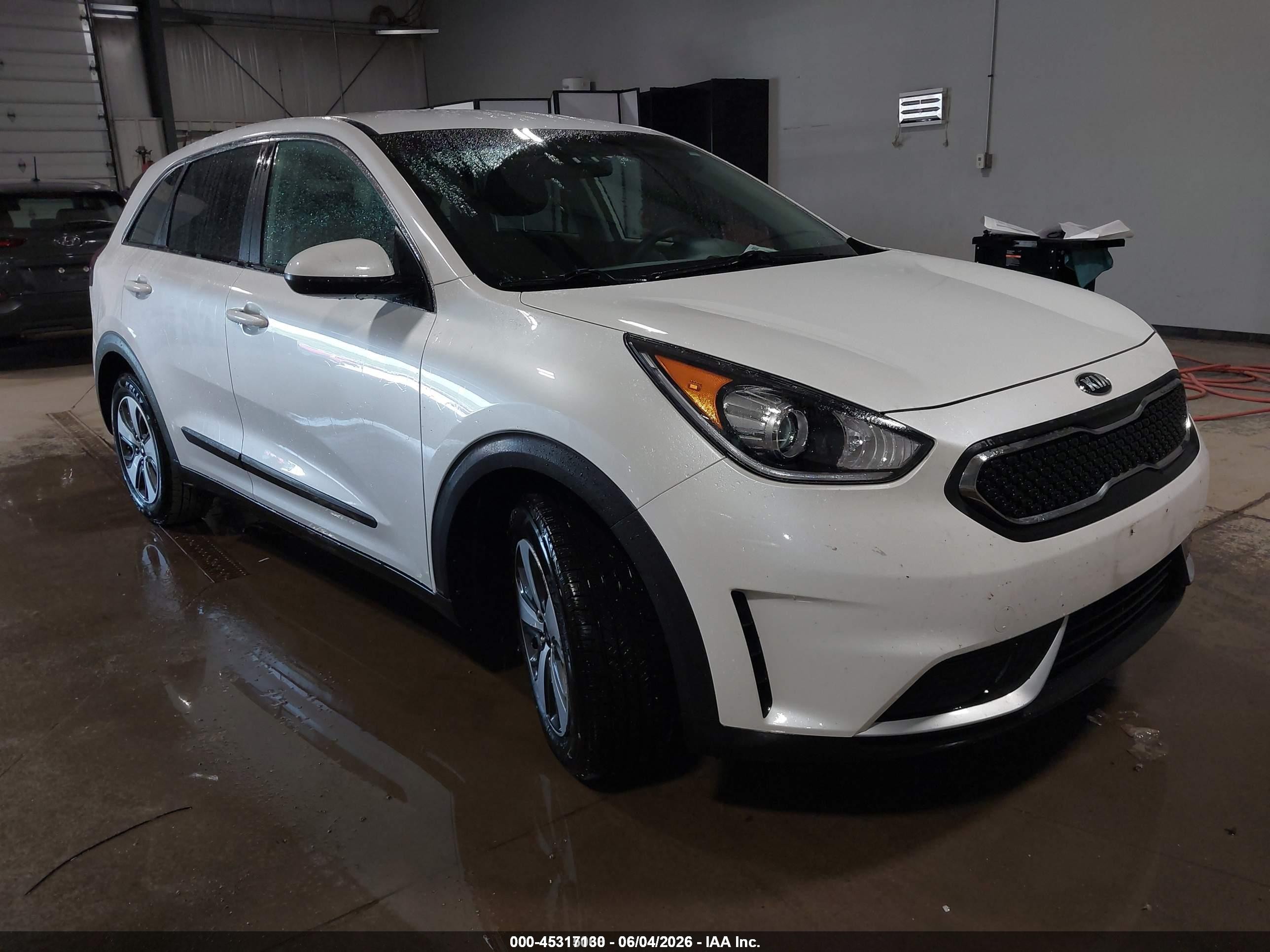 2018 Kia Niro LX, VIN KNDCB3LC2J5140411 — Normal wear