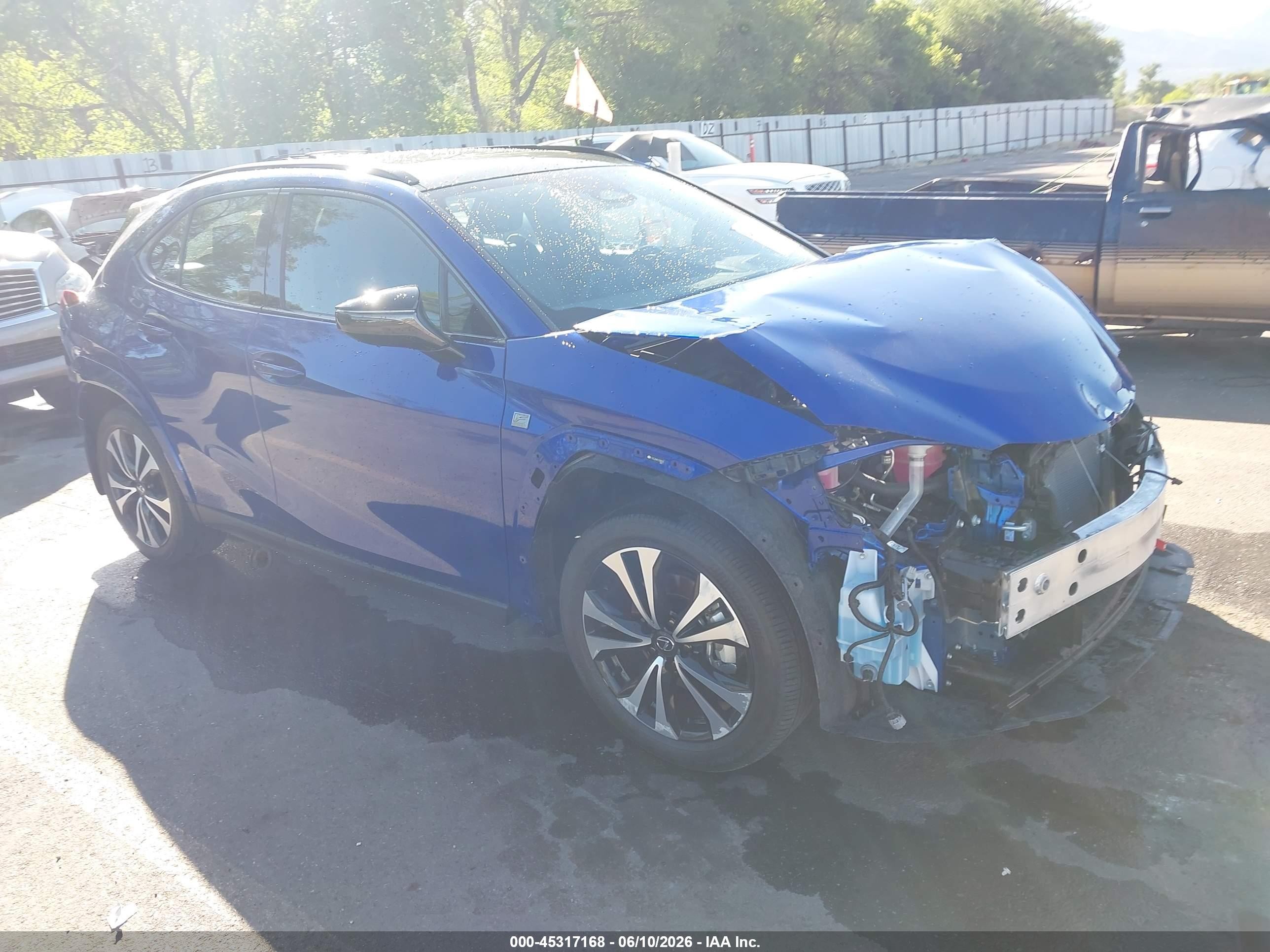 2025 Lexus UX 300h Premium, VIN JTHUCJDH4S2008820 — Фото с аукциона