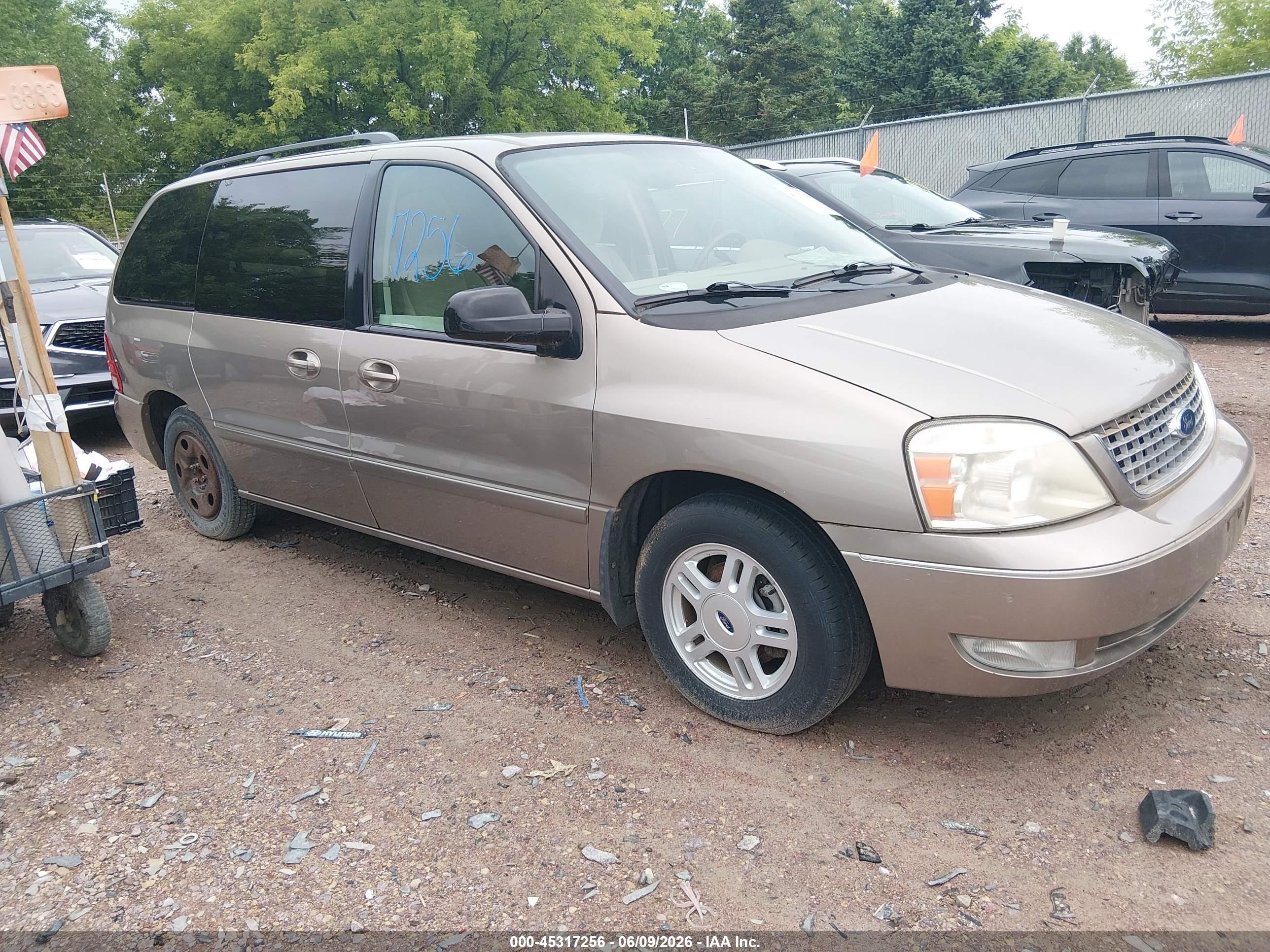 2004 Ford Freestar SEL, VIN 2FMZA52284BA11537 — Normal wear