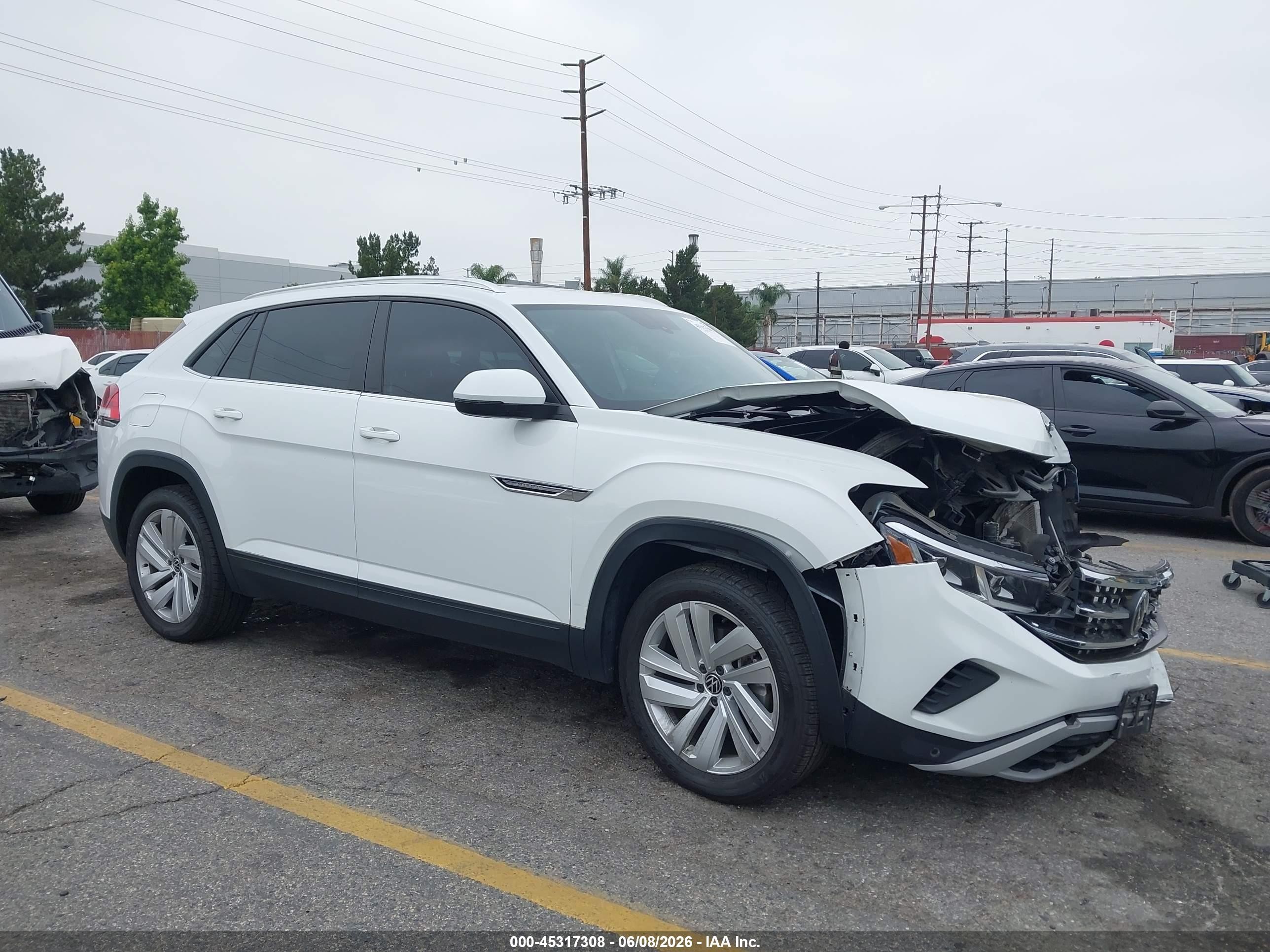 2023 Volkswagen Atlas SE, VIN 1V2JE2CA1PC202052 — Front end