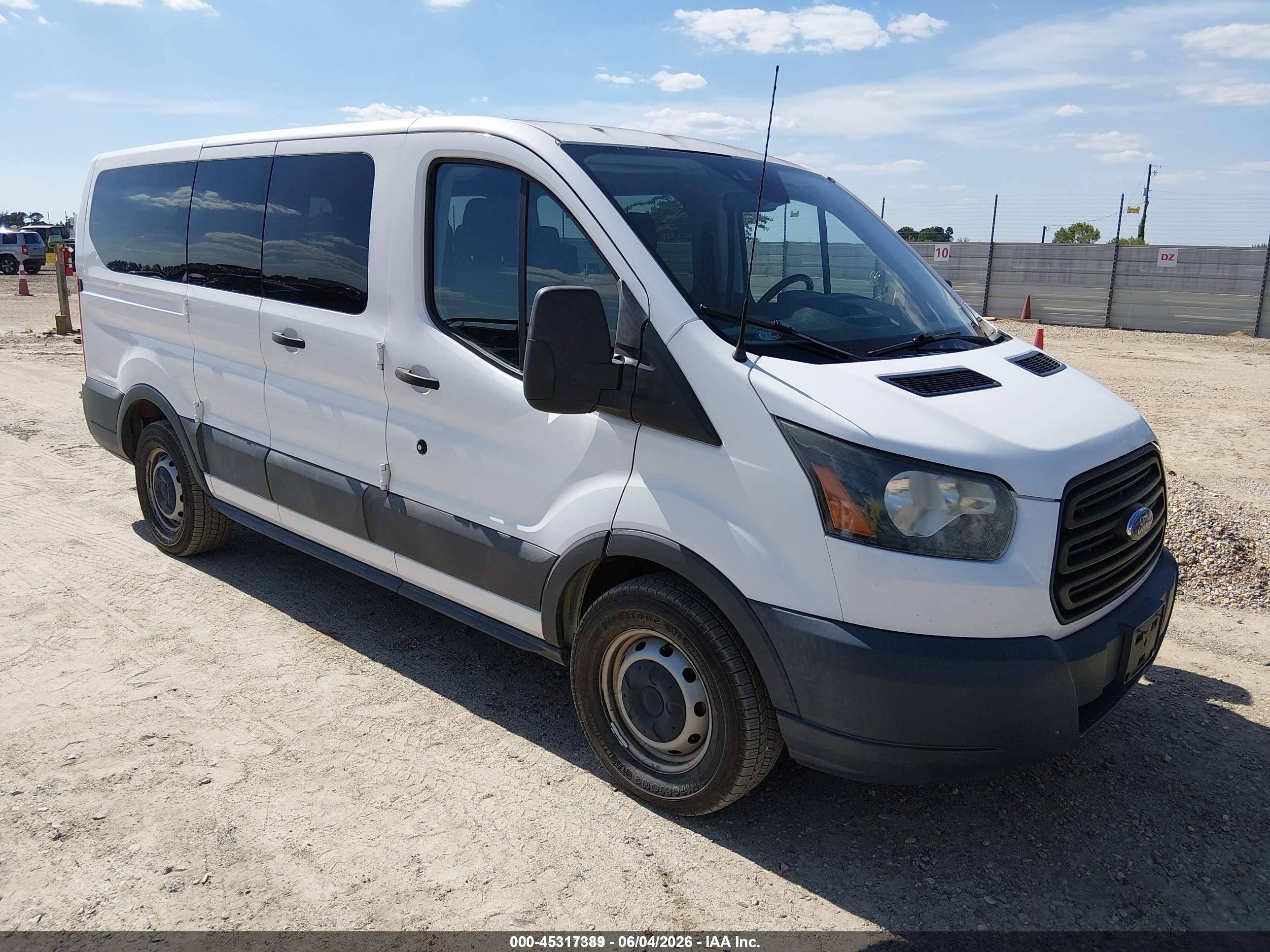 2016 Ford Transit XLT, VIN 1FMZK1ZM1GKB00048 — Roof