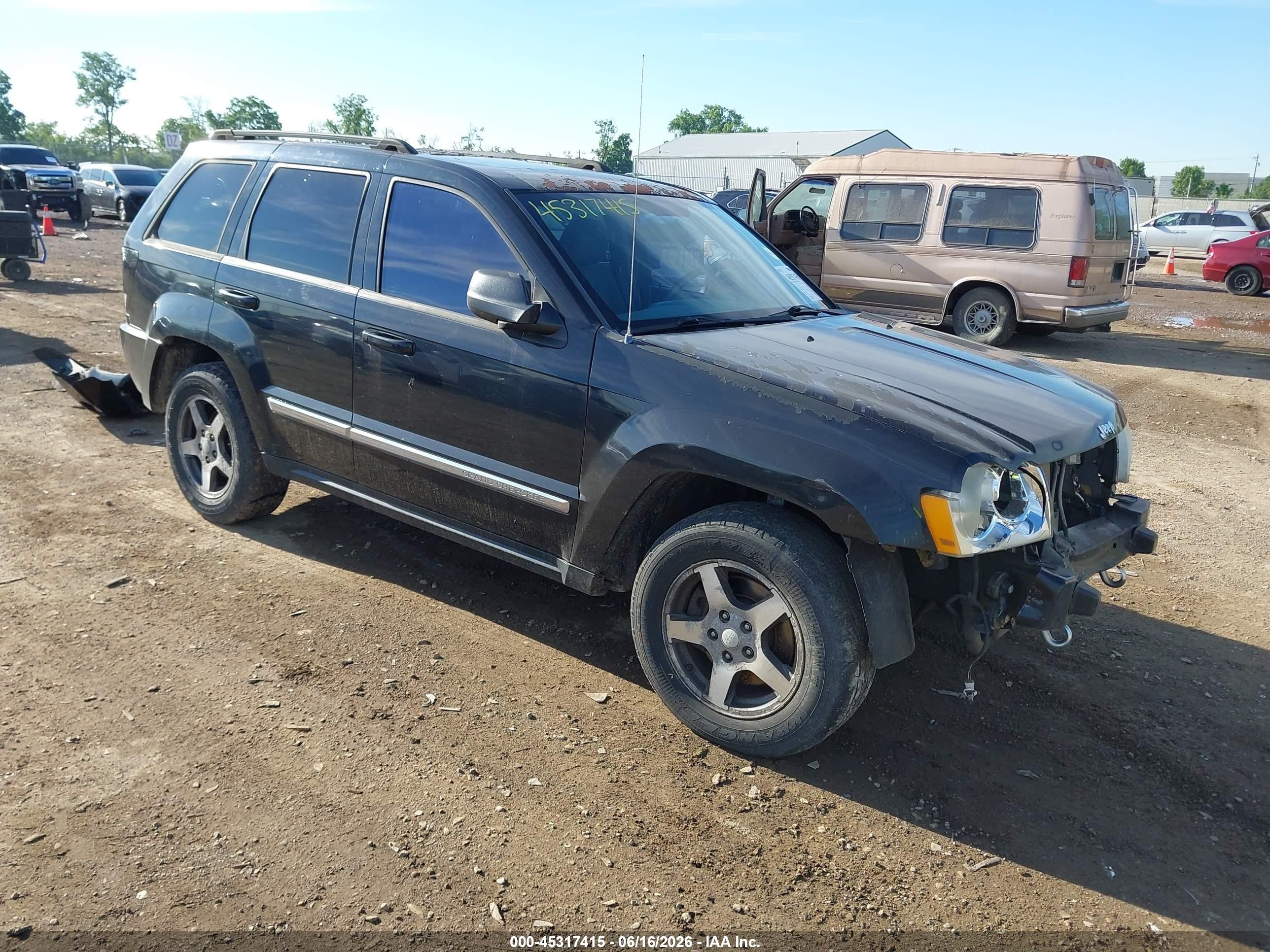 2006 Jeep Grand Cherokee Laredo, VIN 1J4GR48K76C295116 — Front end