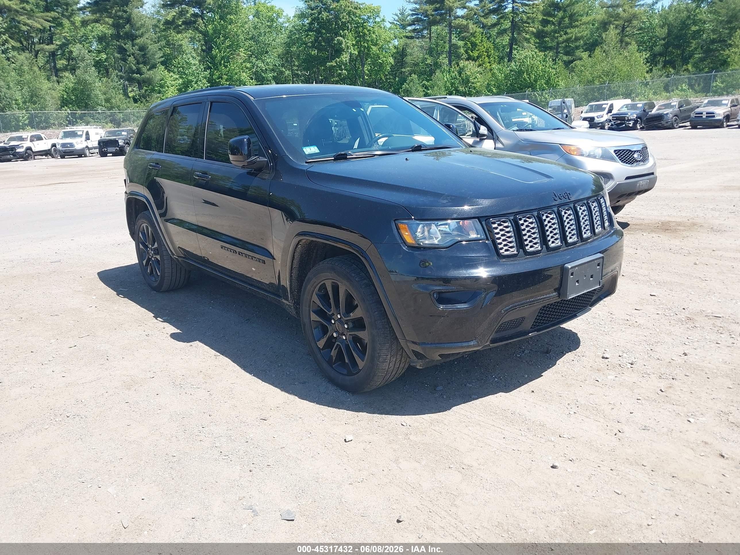 2020 Jeep Grand Cherokee Altitude, VIN 1C4RJFAG9LC126346 — Rear end
