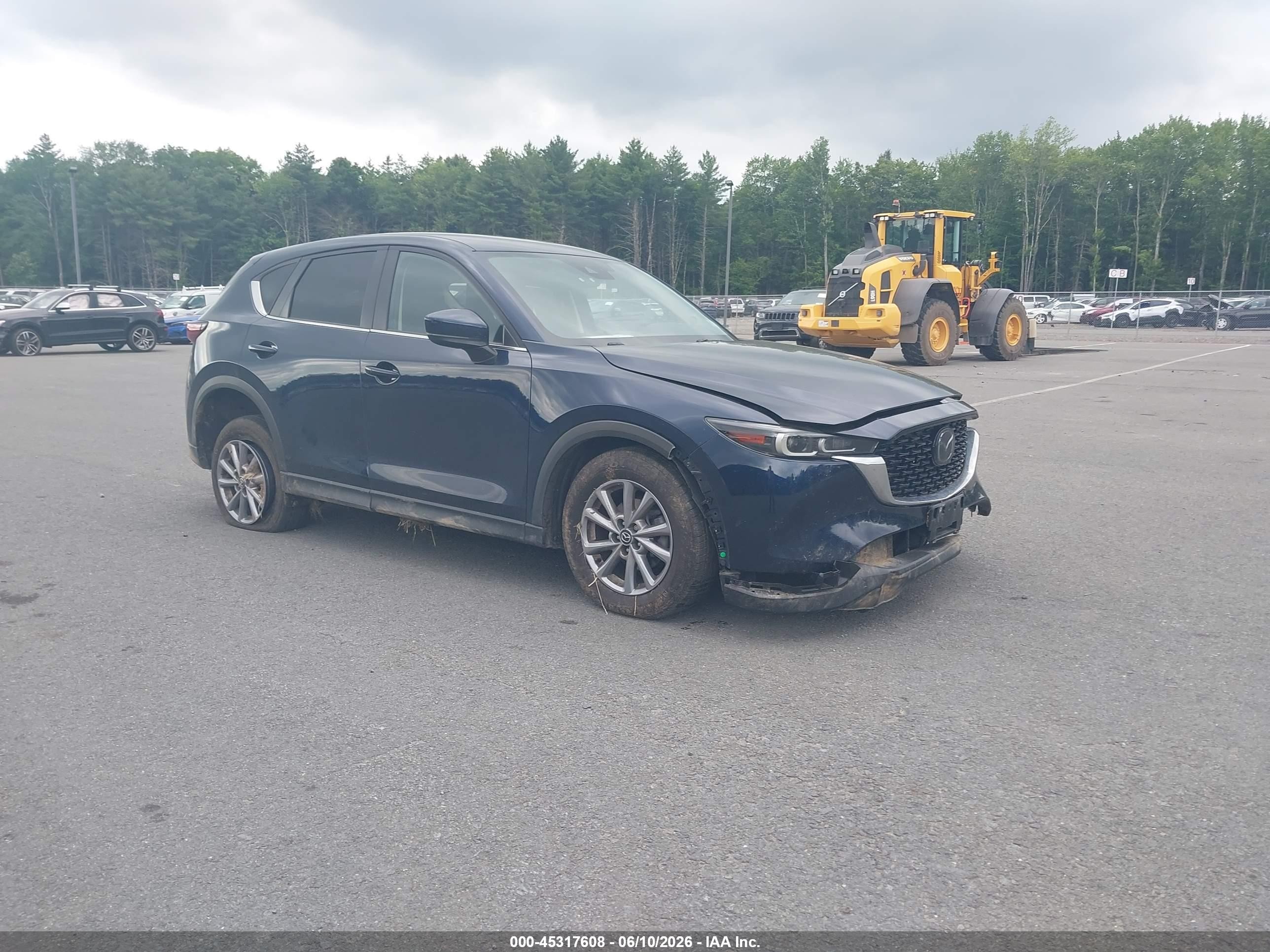 2022 Mazda CX-5 S Select, VIN JM3KFBBM2N0627655 — Перед