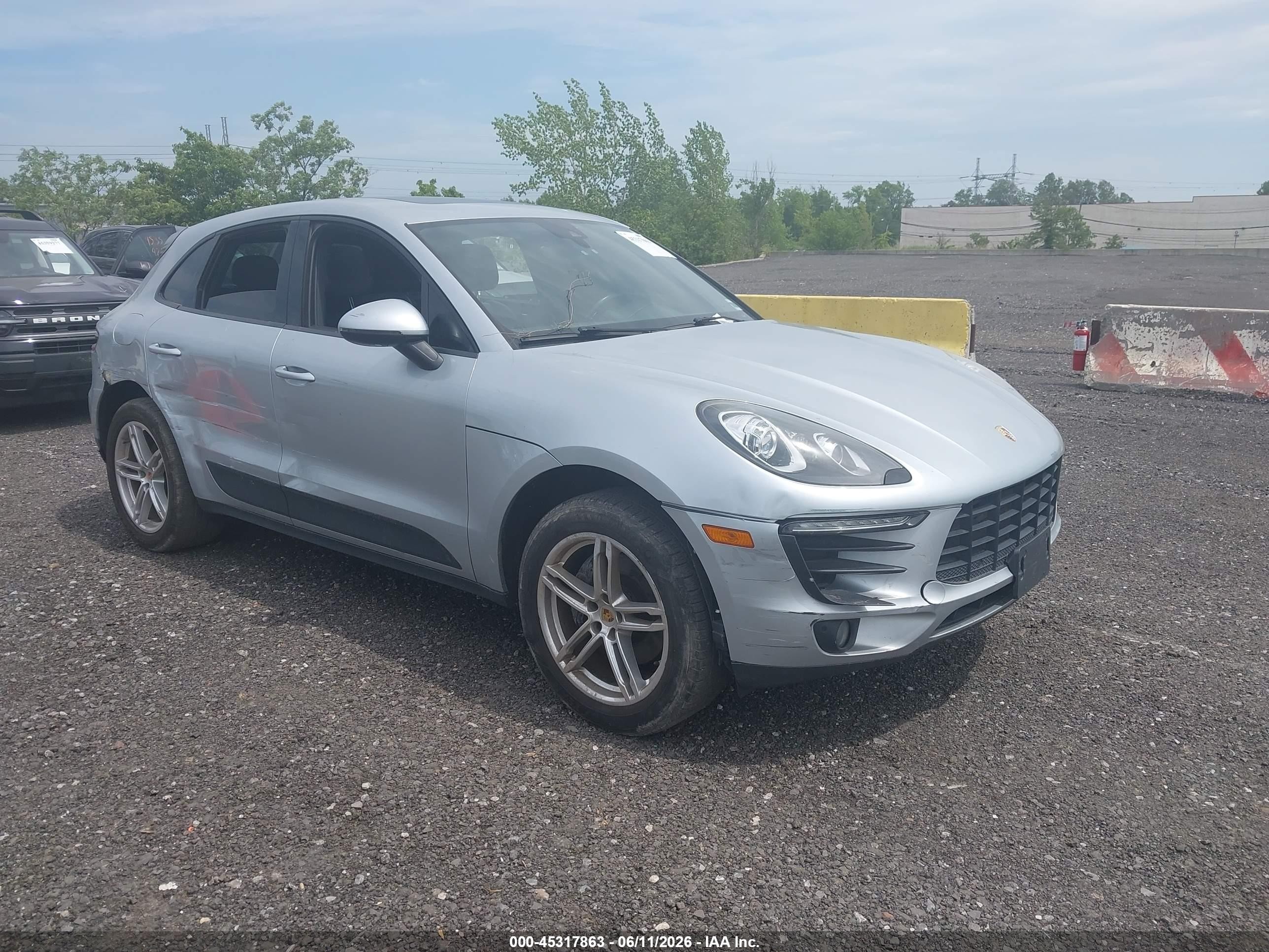 2017 Porsche Macan, VIN WP1AA2A59HLB04681 — Side