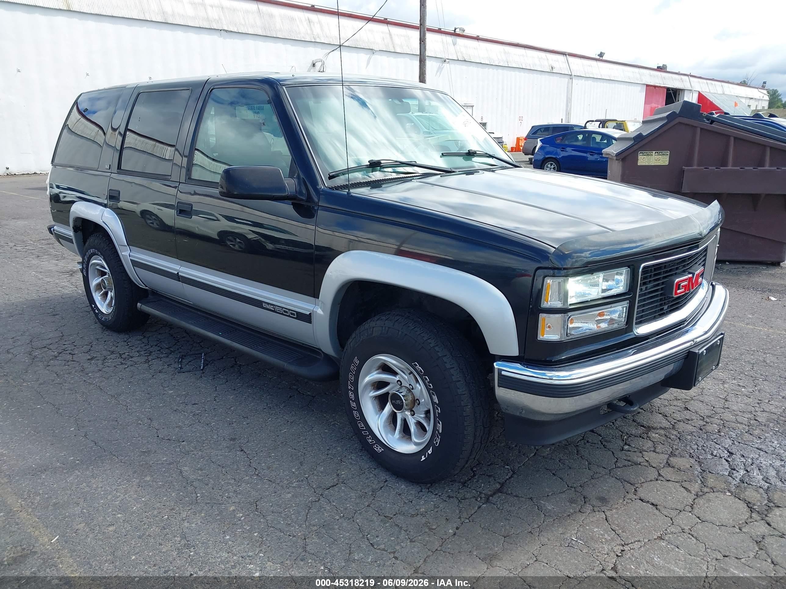 1996 GMC Yukon, VIN 1GKEK13R6TJ726688 — Normal wear