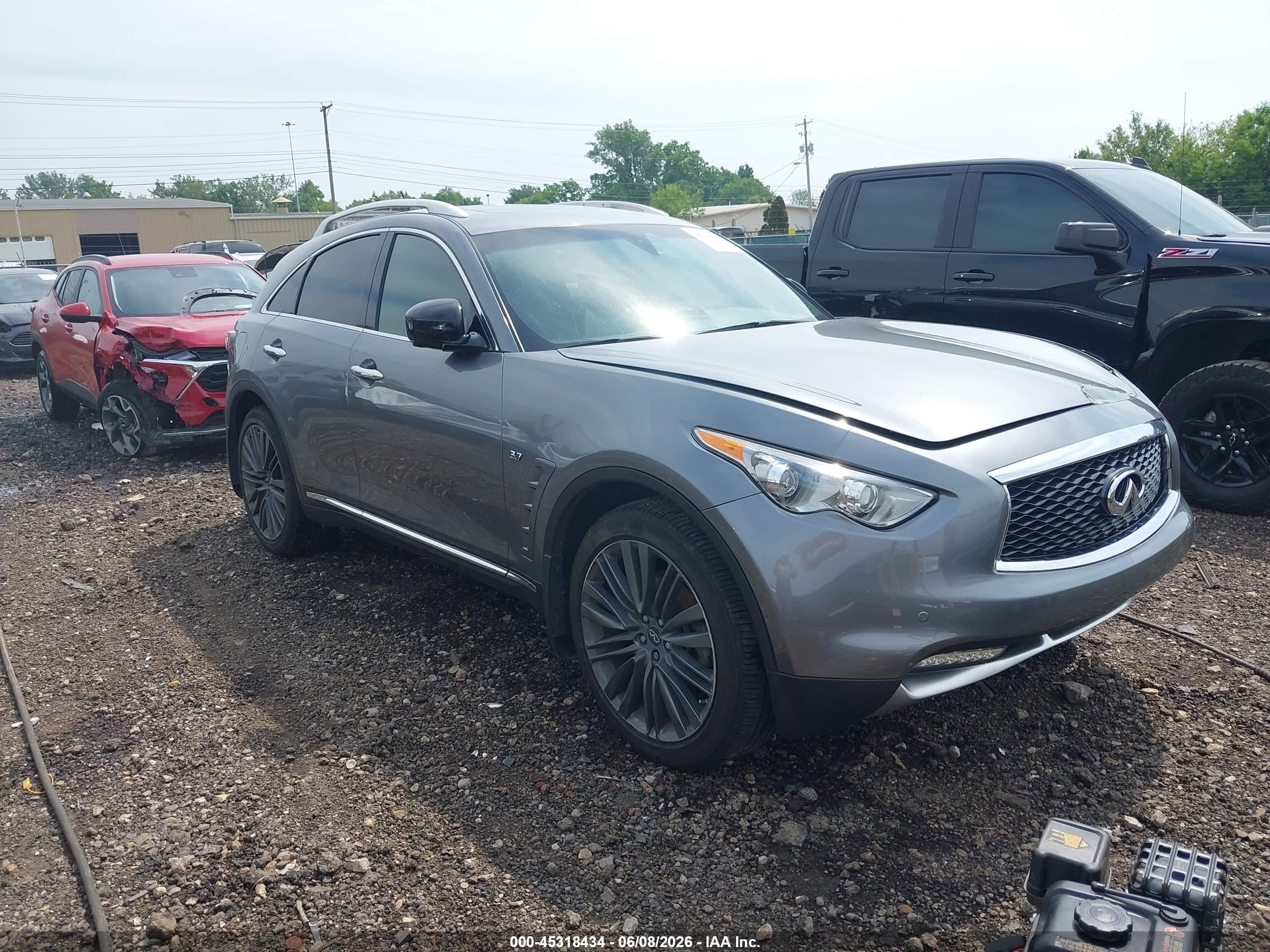 2017 Infiniti QX70, VIN JN8CS1MW9HM412390 — Front end