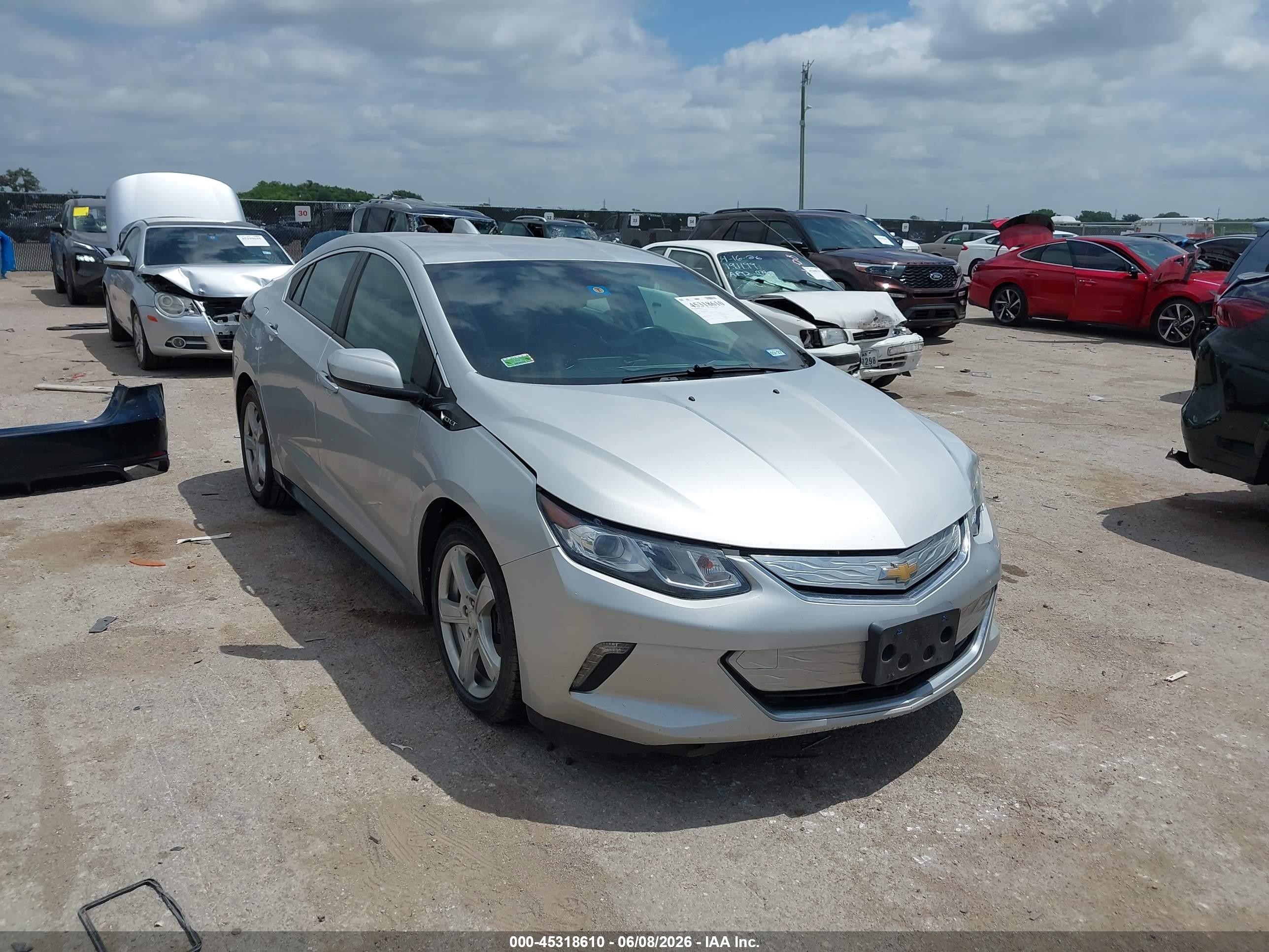 2017 Chevrolet Volt LT, VIN 1G1RC6S53HU216643 — Front end