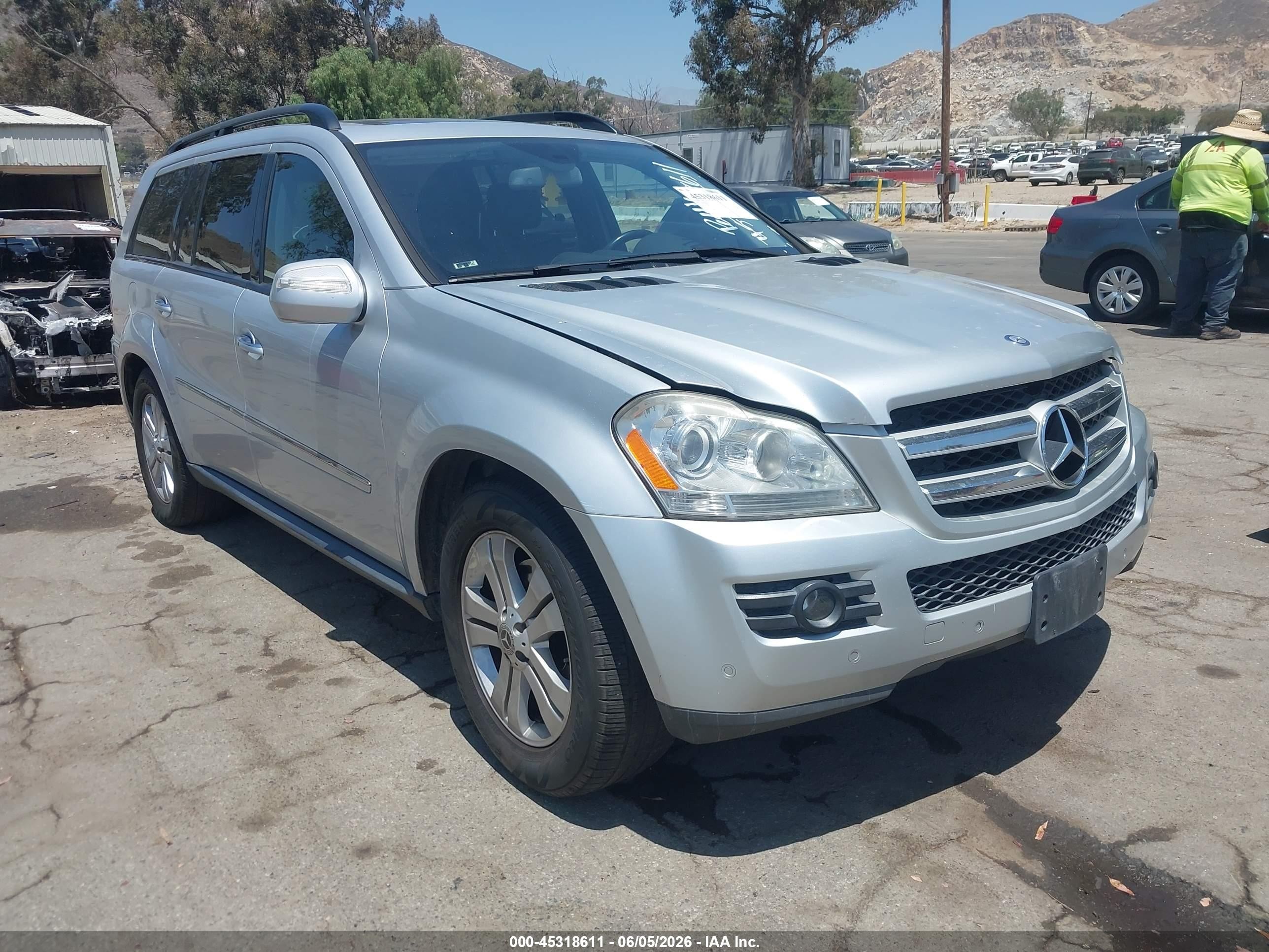 2009 Mercedes-Benz GL 450, VIN 4JGBF71E09A465133 — Normal wear