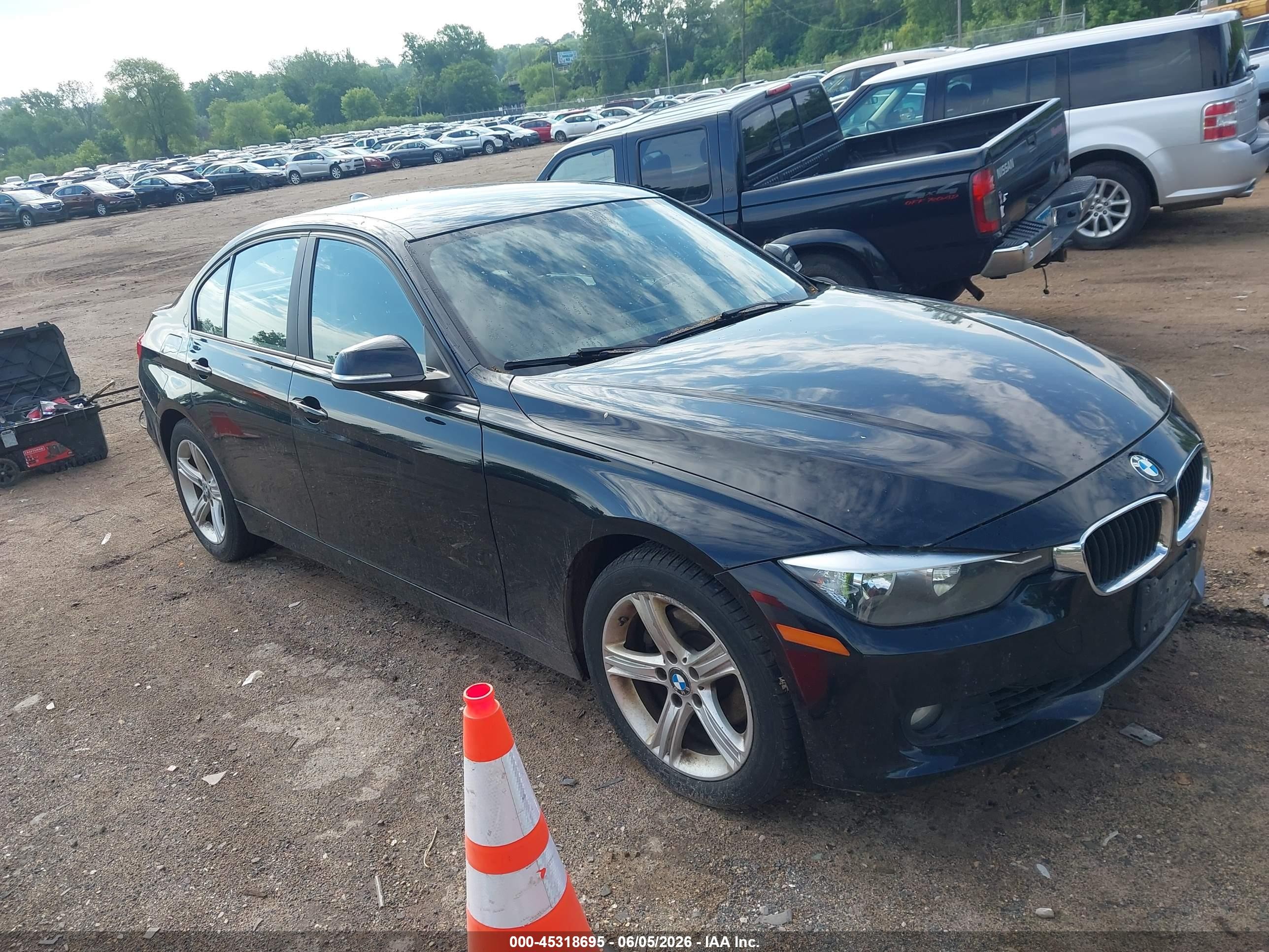 2013 BMW 3 Series 328i xDrive, VIN WBA3B3C54DF540760 — Normal wear