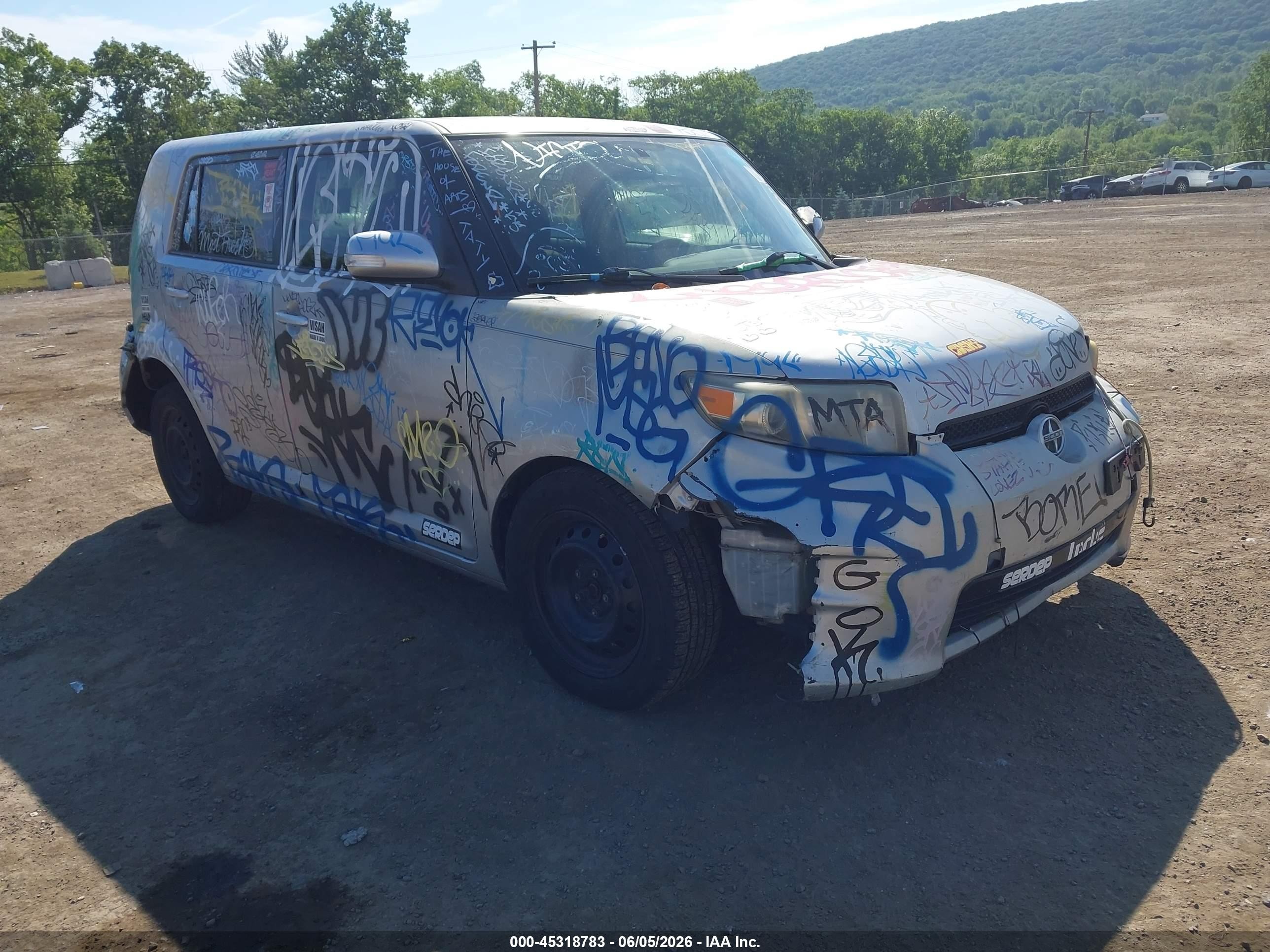 2015 Scion xB, VIN JTLZE4FE4FJ073947 — Vandalism