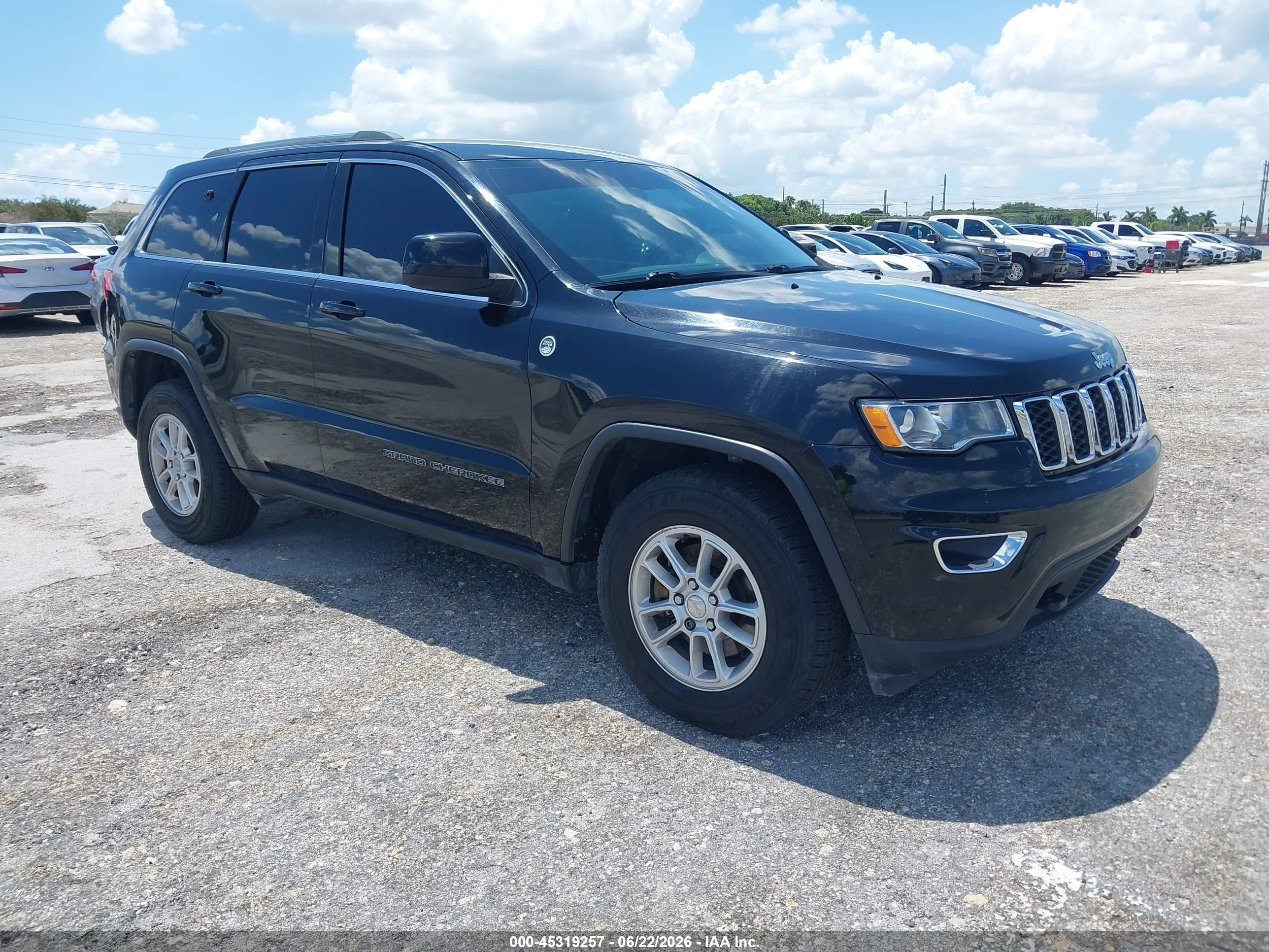 2019 Jeep Grand Cherokee Altitude, VIN 1C4RJFAG8KC836997 — Normal wear