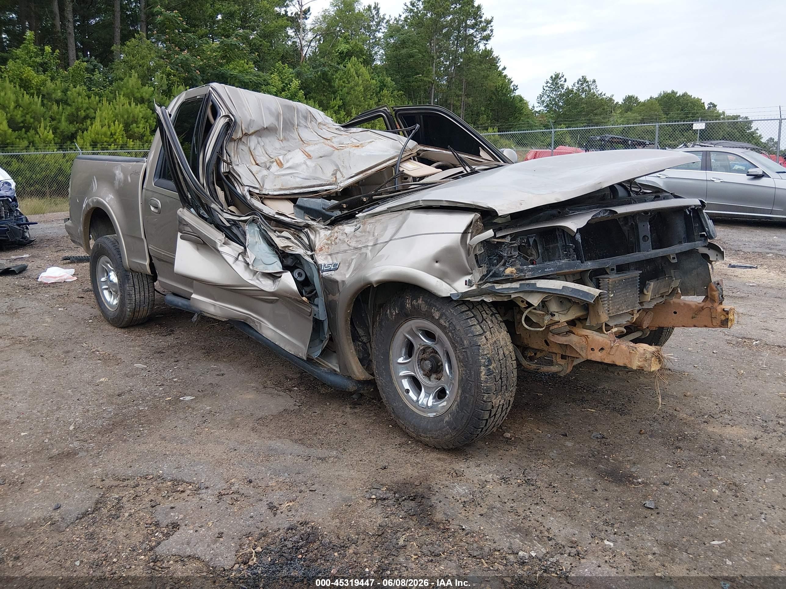 2001 Ford F-150 XLT, VIN 1FTRW07L91KC47349 — Storm