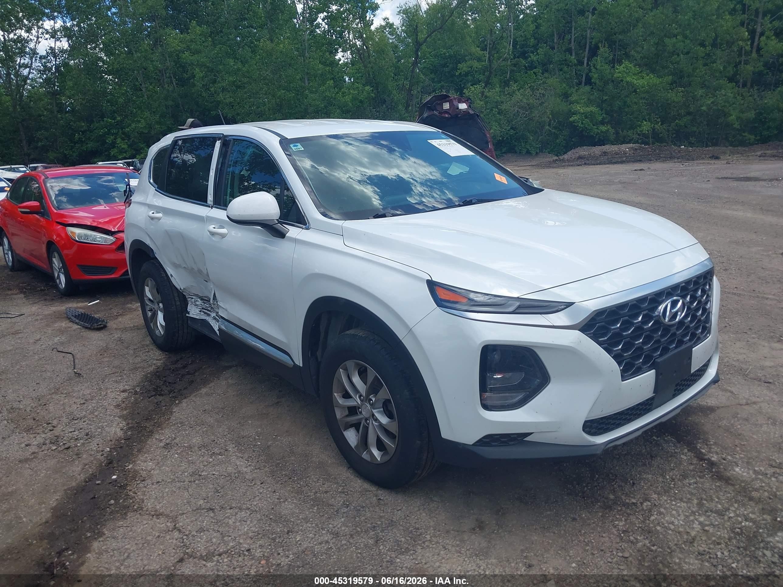 2020 Hyundai Santa Fe SE, VIN 5NMS2CAD5LH286311 — Бок