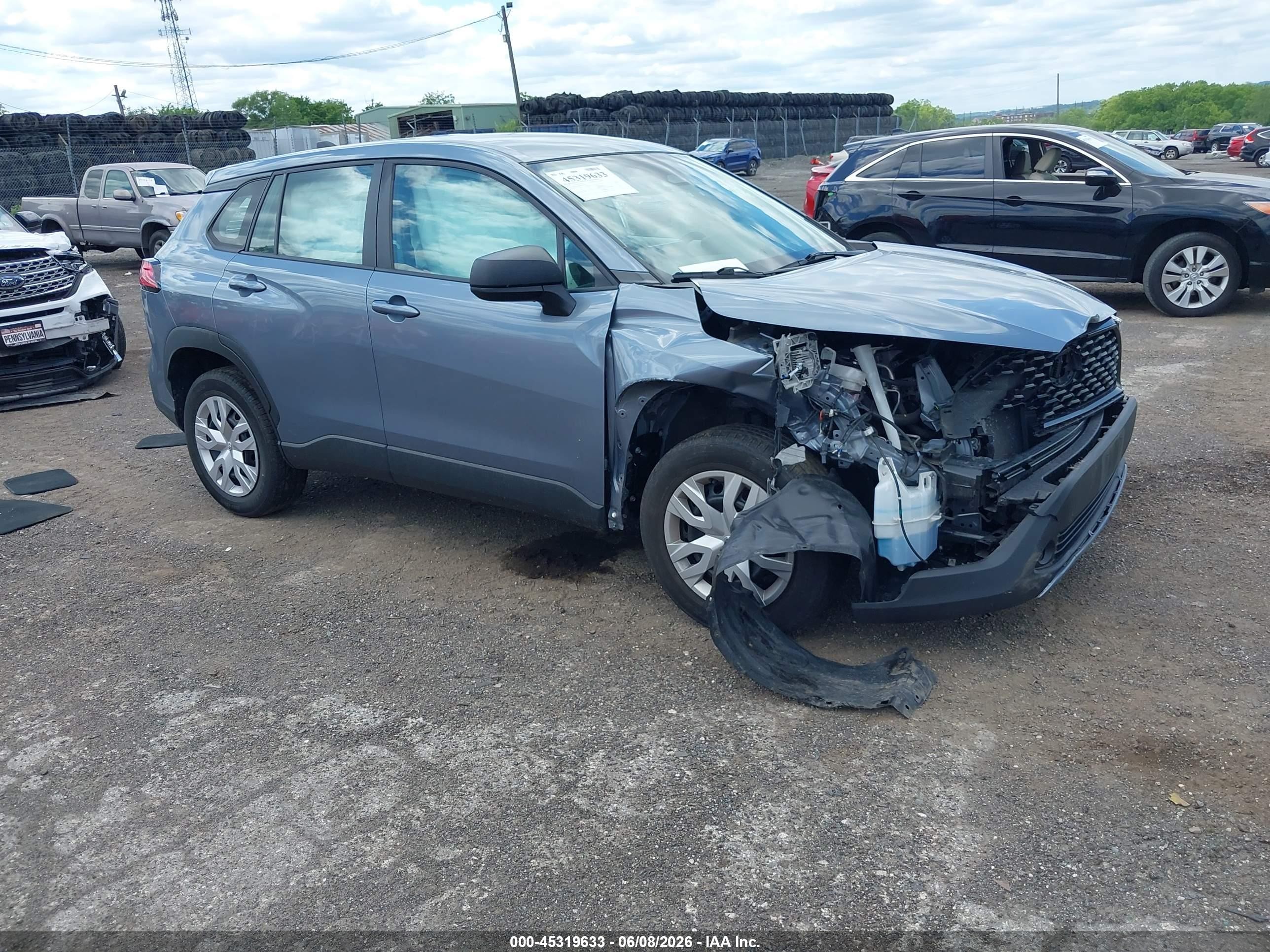 2023 Toyota Corolla Cross L, VIN 7MUAAABG0PV053084 — Front end