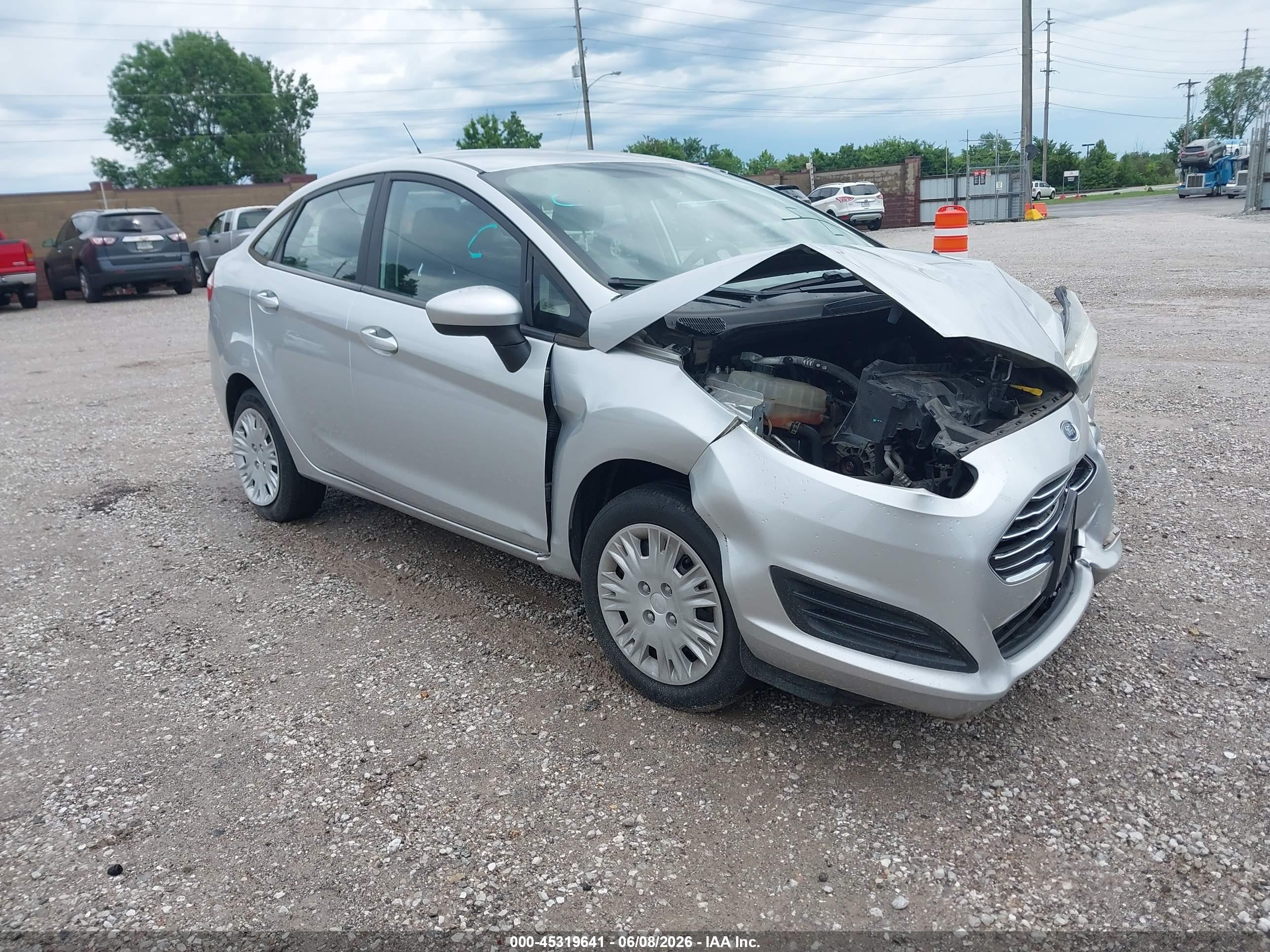 2019 Ford Fiesta S, VIN 3FADP4AJ2KM154887 — Front end