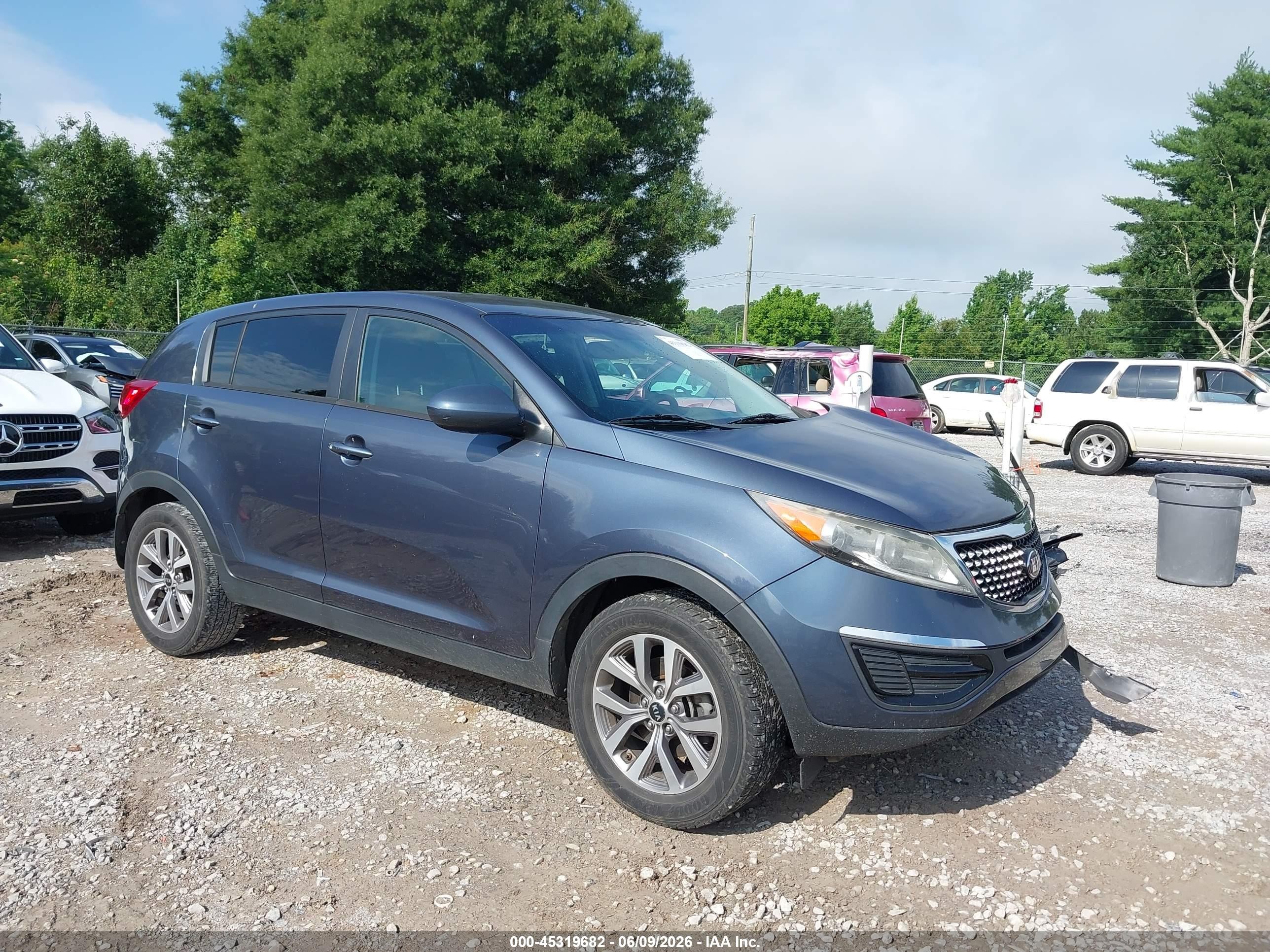 2014 Kia Sportage LX, VIN KNDPB3AC2E7556571 — Front end