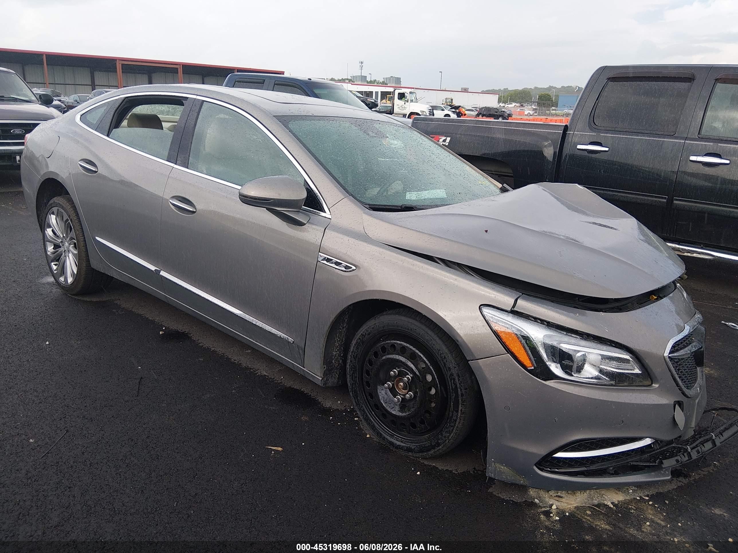 2018 Buick LaCrosse Premium, VIN 1G4ZS5SS4JU144105 — Side