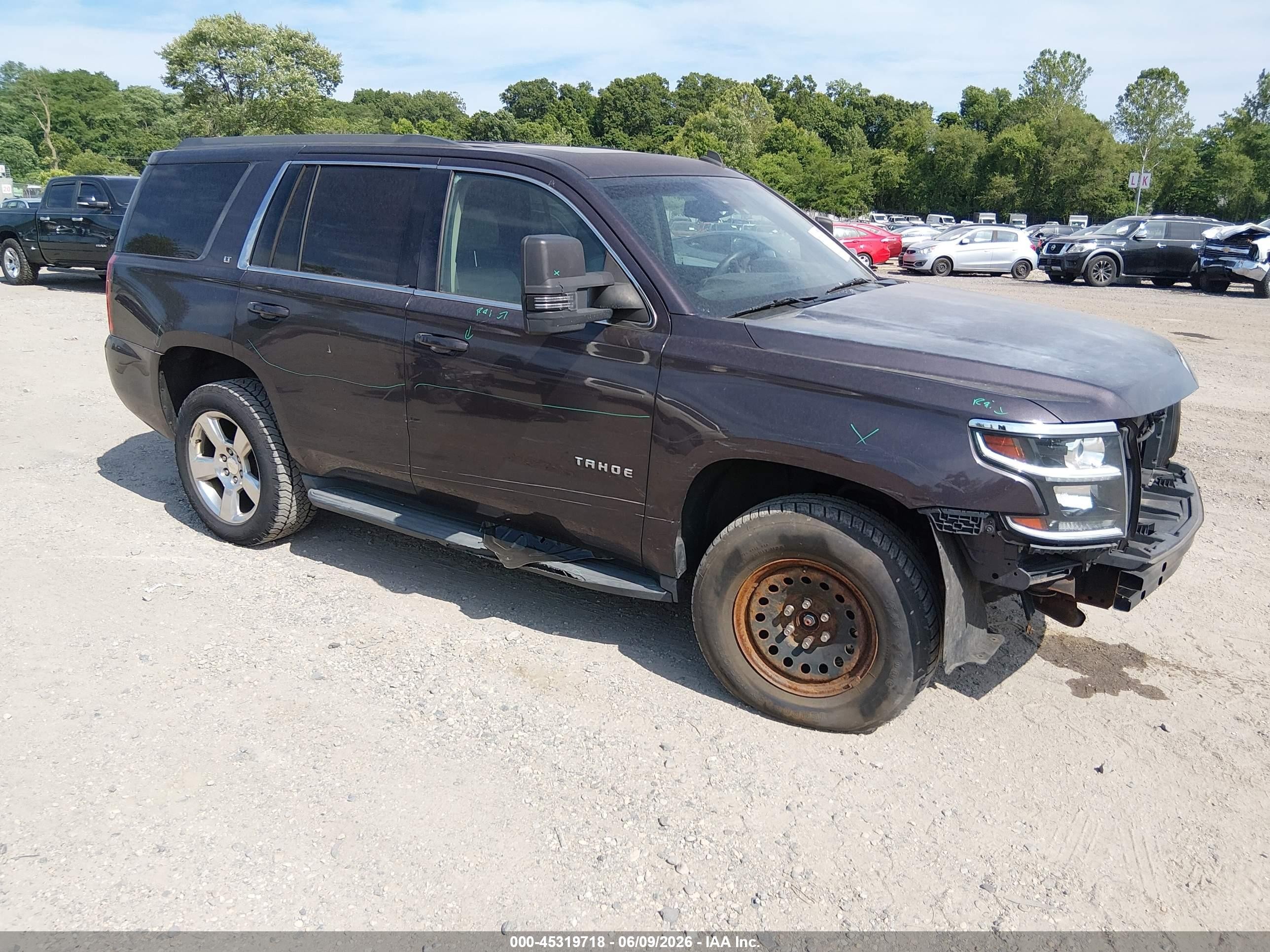 2015 Chevrolet Tahoe LT, VIN 1GNSKBKC0FR147615 — Front end
