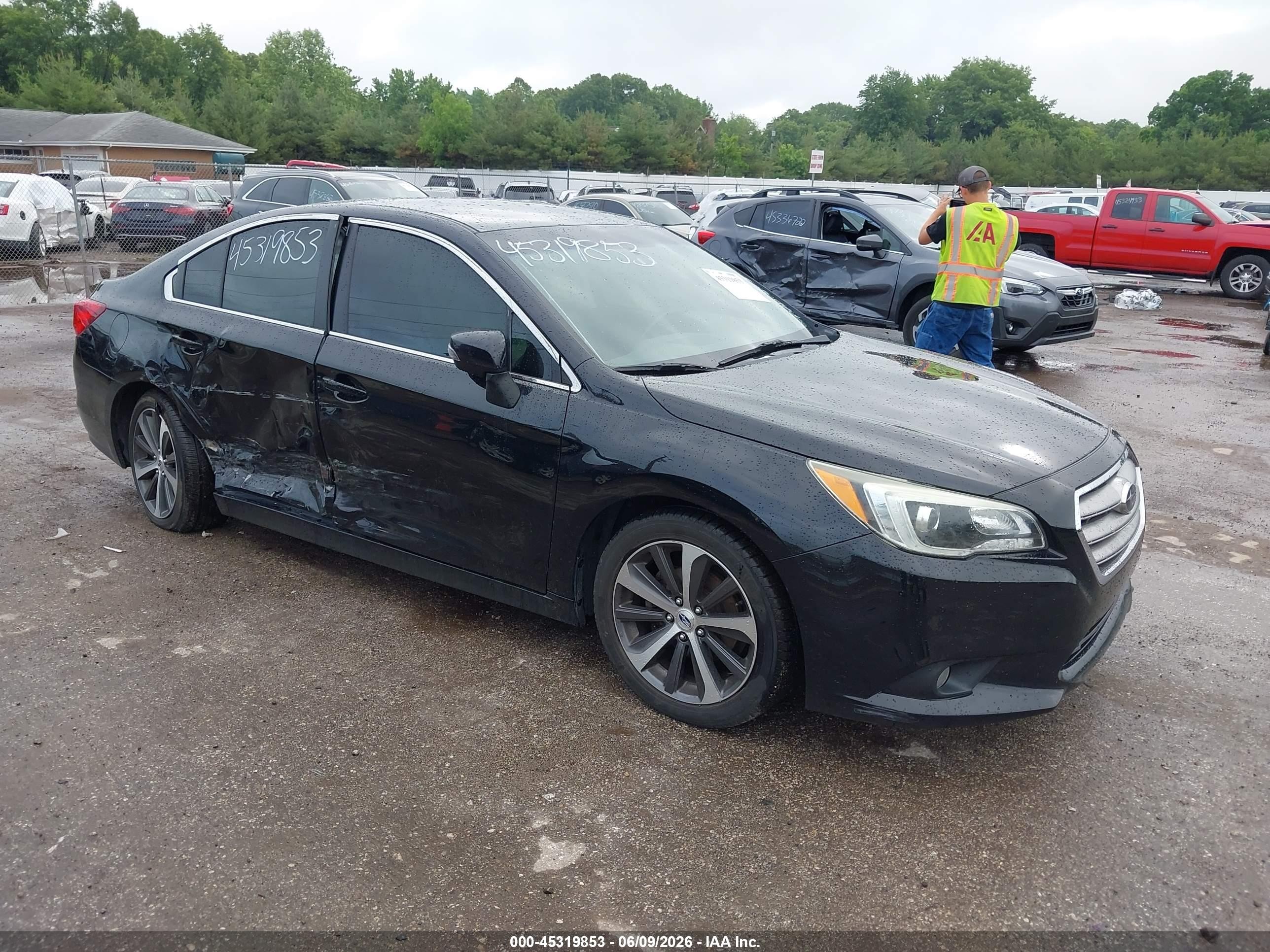 2015 Subaru Legacy Limited, VIN 4S3BNBJ62F3040399 — Side
