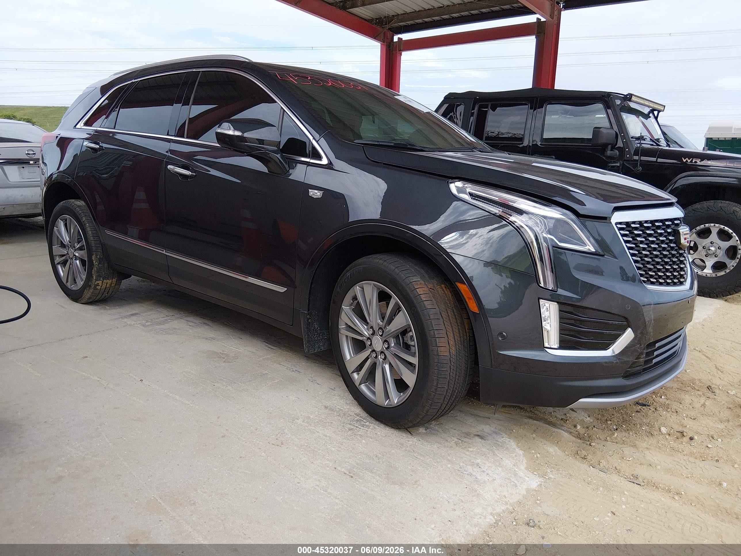 2022 Cadillac XT5 FWD Premium Luxury, VIN 1GYKNCRS1NZ181302 — Interior fire