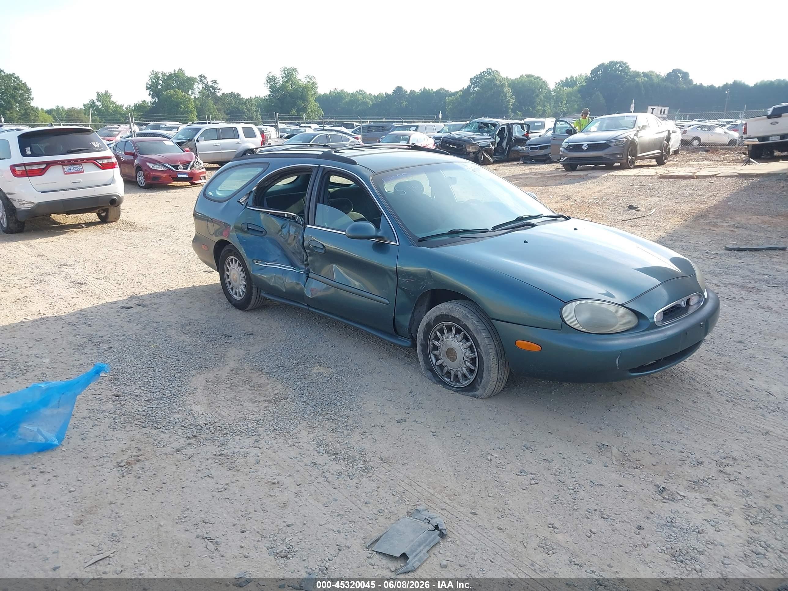 1996 Mercury Sable GS, VIN 1MELM55U3TA604715 — Side