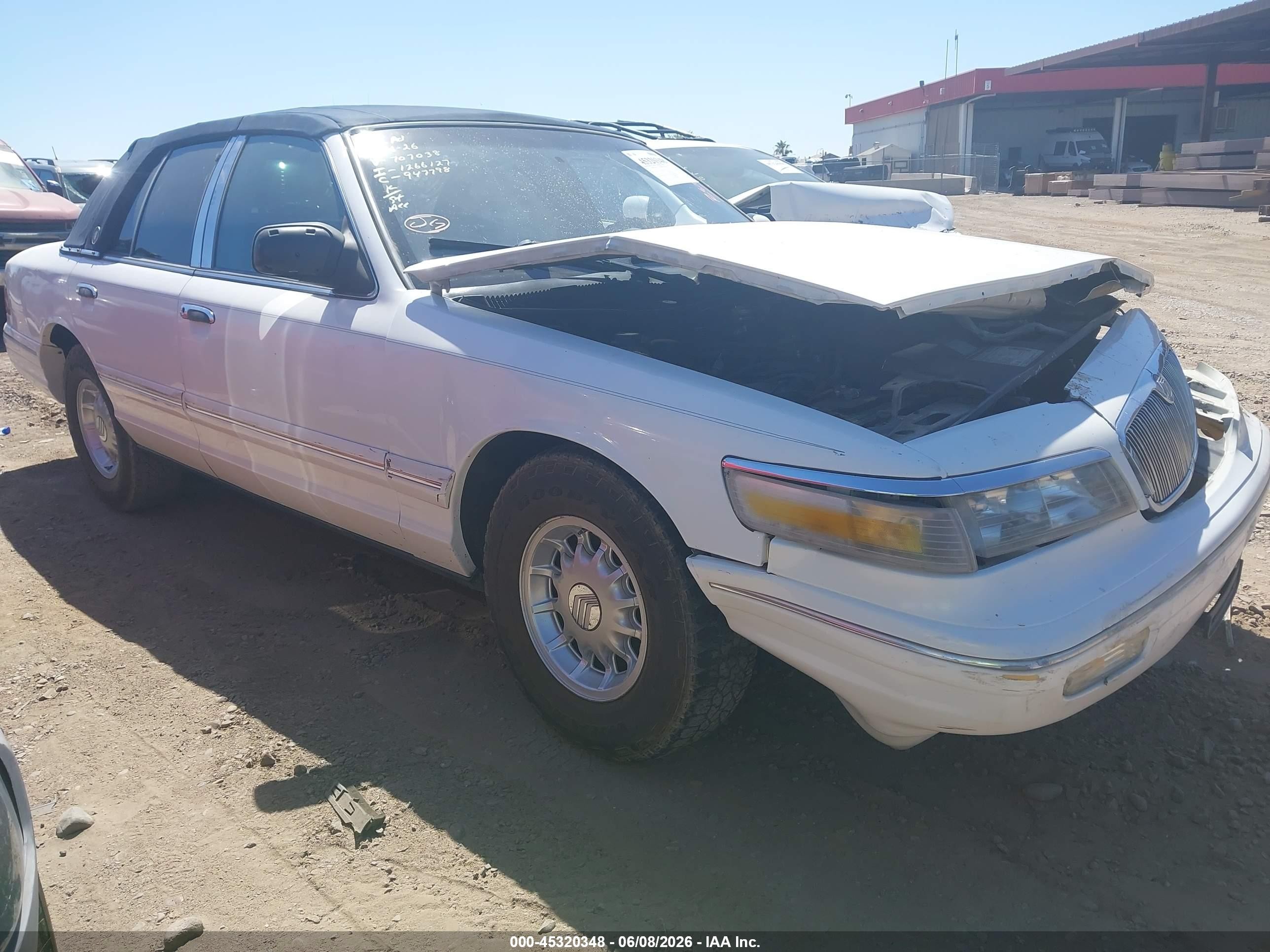 1997 Mercury Grand Marquis LS, VIN 2MELM75WXVX707038 — Front end