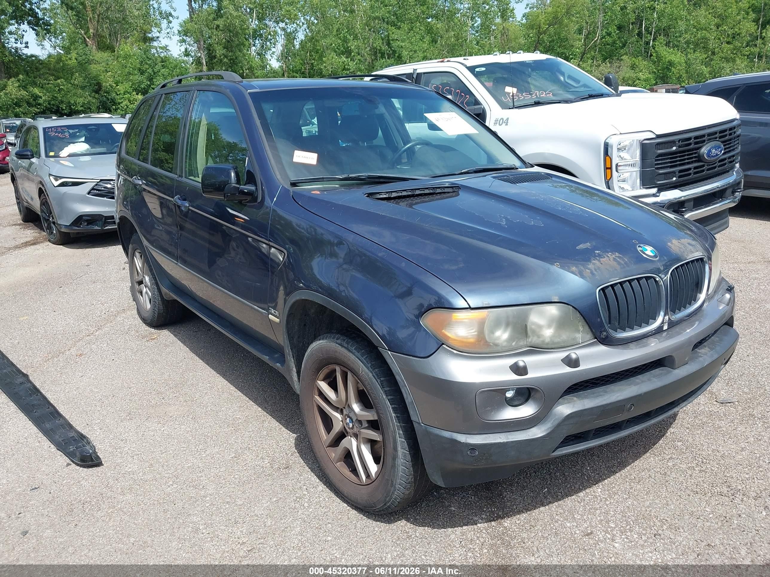 2004 BMW X5 3.0i, VIN 5UXFA13554LU34065 — Зад