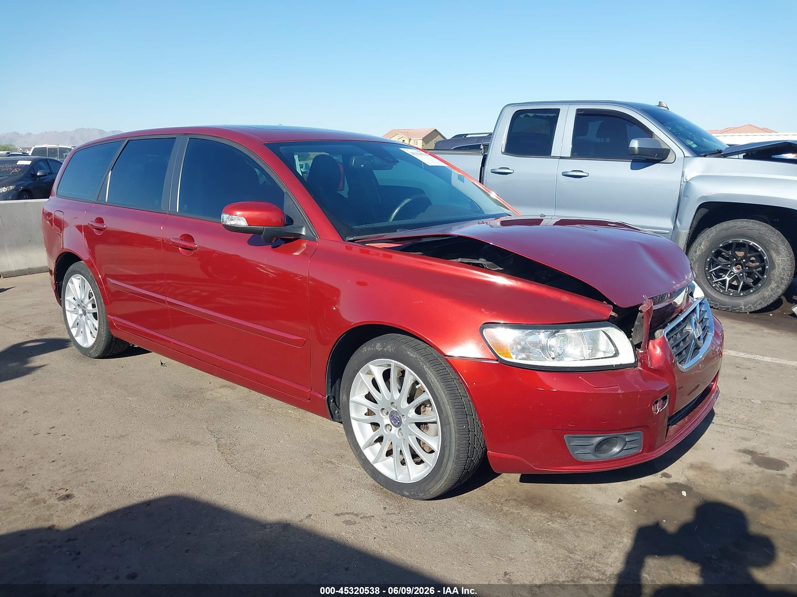 2011 Volvo V50, VIN YV1672MW1B2606067 — Front end