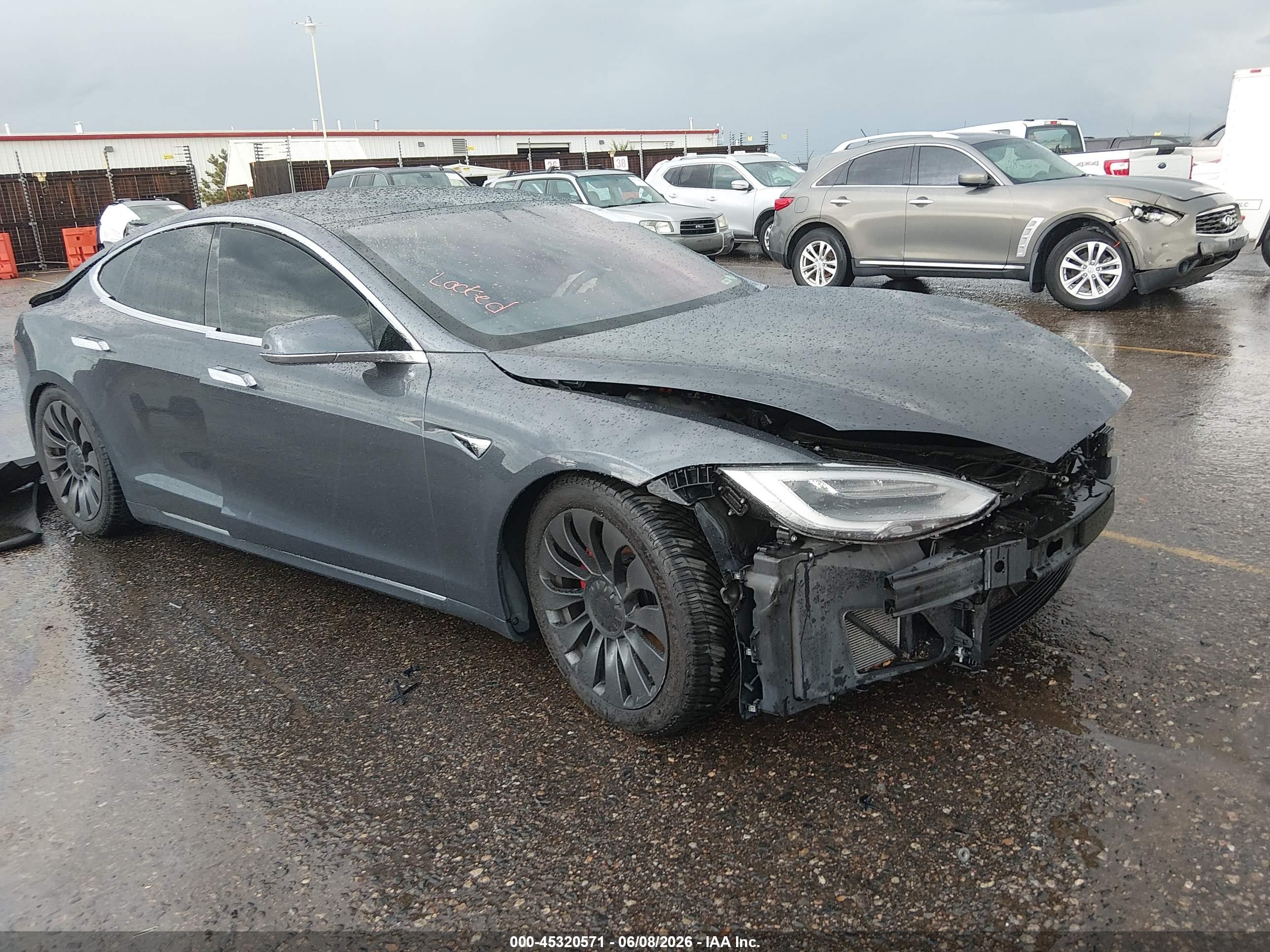 2019 Tesla Model S 100D, VIN 5YJSA1E49KF330781 — Front end