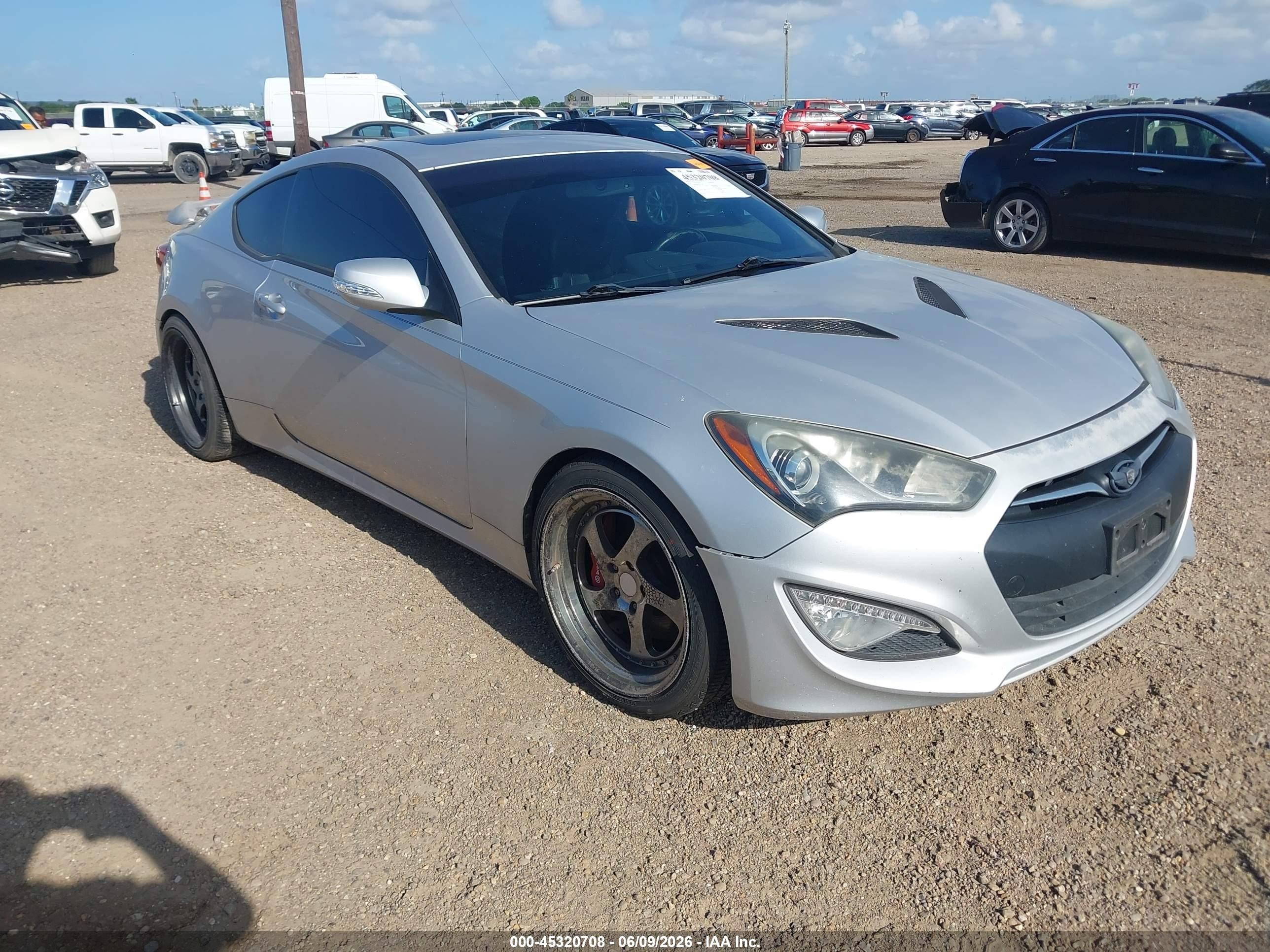 2016 Hyundai Genesis Coupe Ultimate, VIN KMHHU6KJ2GU135107 — Water / flood