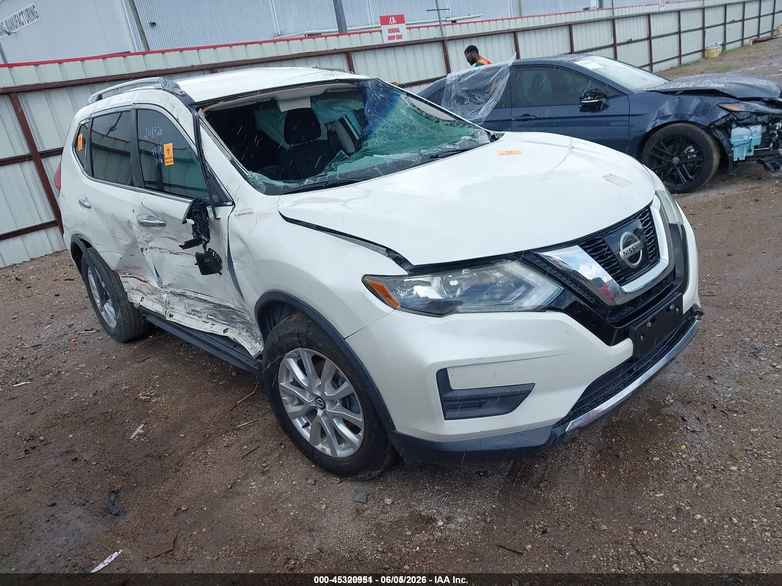 2017 Nissan Rogue SV, VIN 5N1AT2MT1HC882541 — Repossession