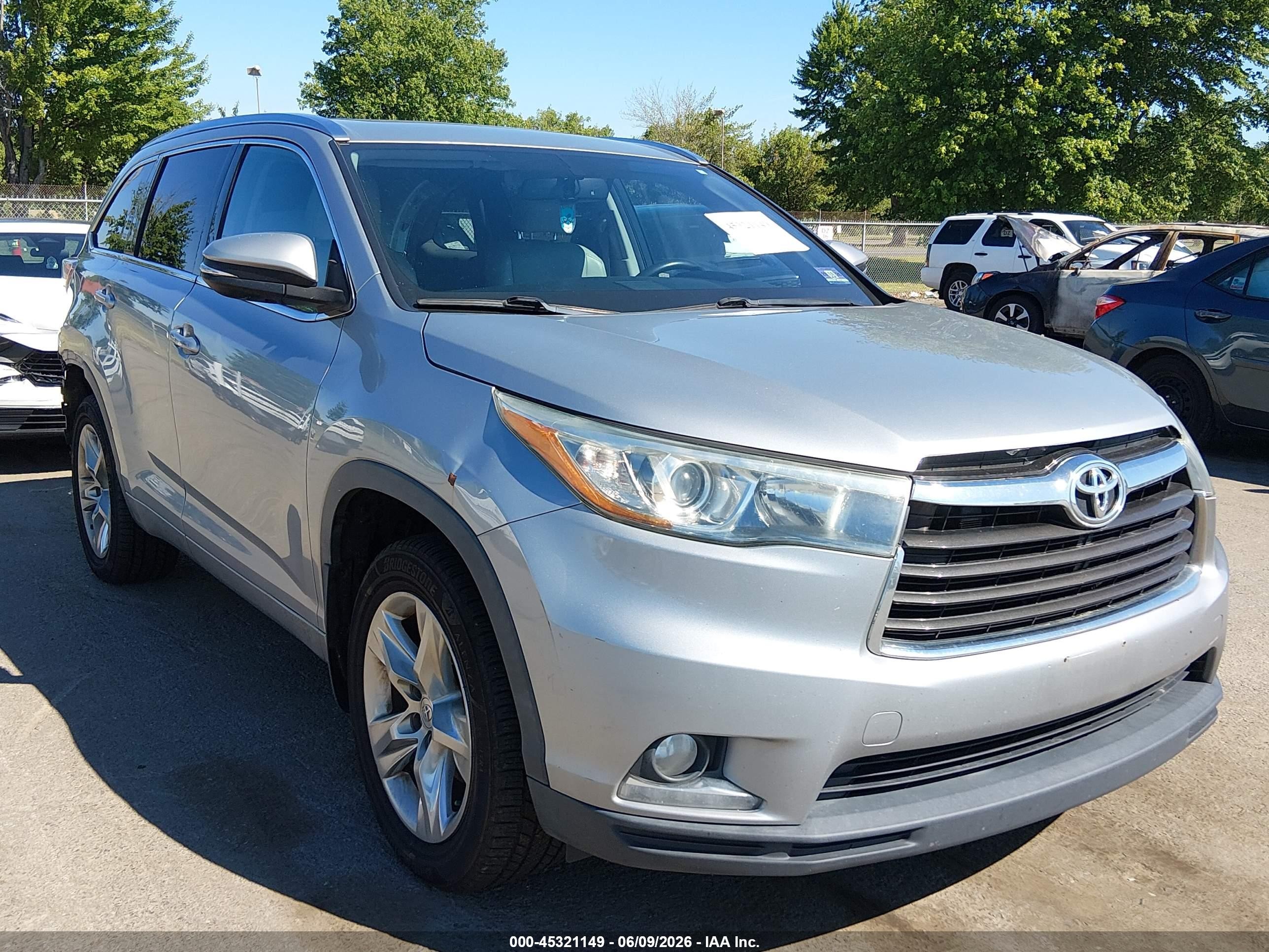 2014 Toyota Highlander Limited, VIN 5TDDKRFH9ES039574 — Rear end