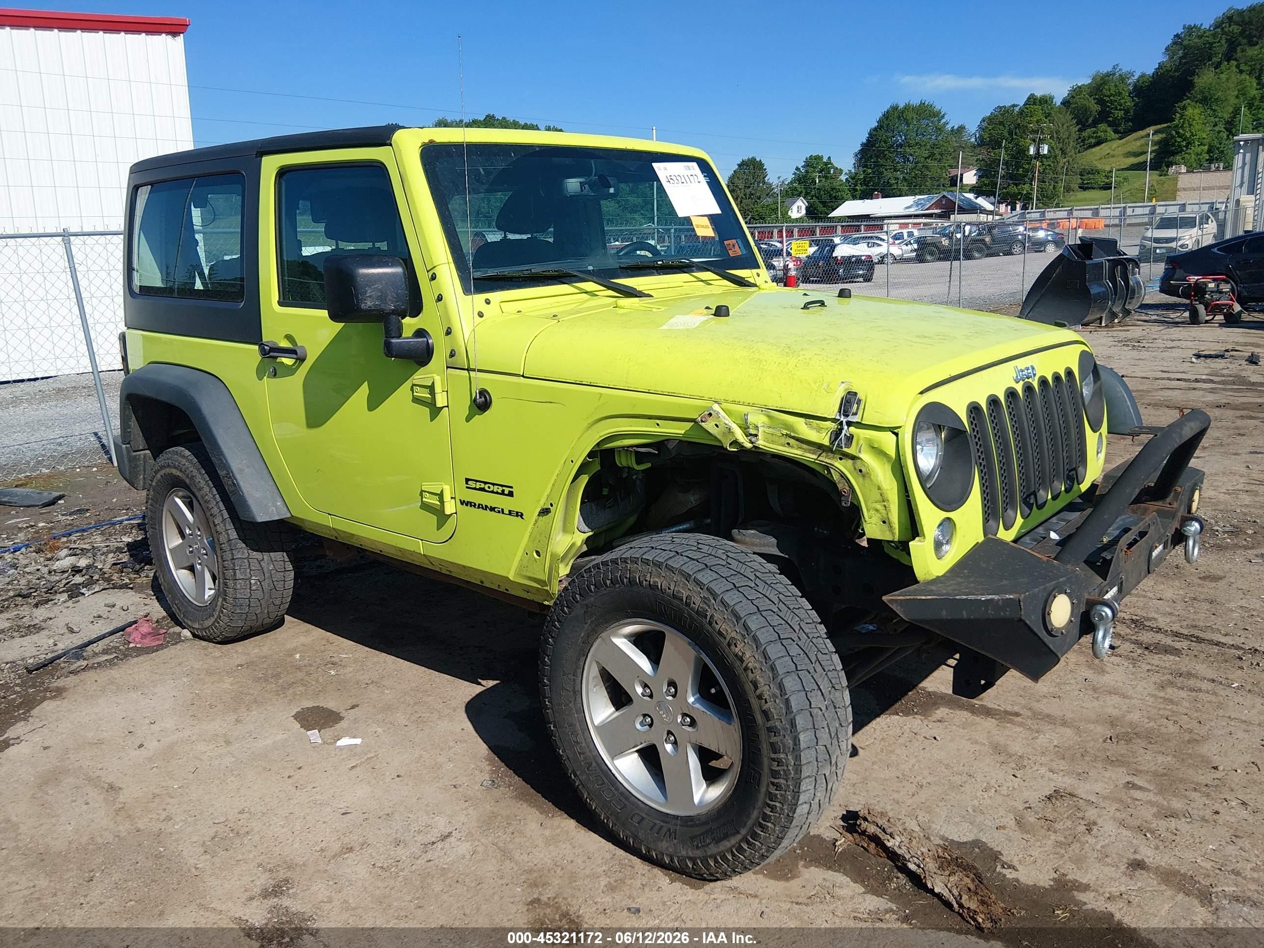 2016 Jeep Wrangler Sport, VIN 1C4AJWAG7GL318240 — Front end