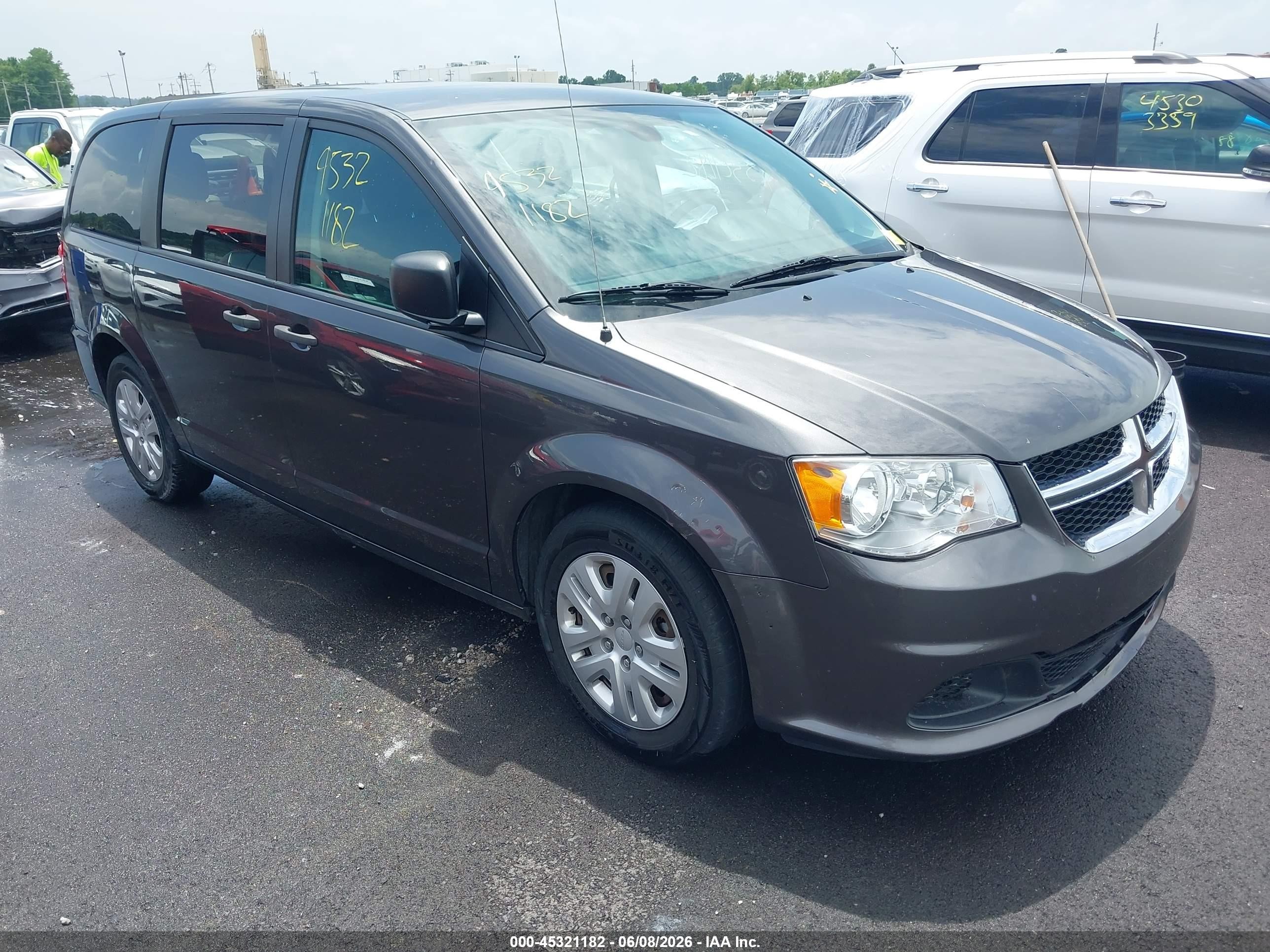 2019 Dodge Grand Caravan SE Plus, VIN 2C4RDGBG0KR796627 — Rear end