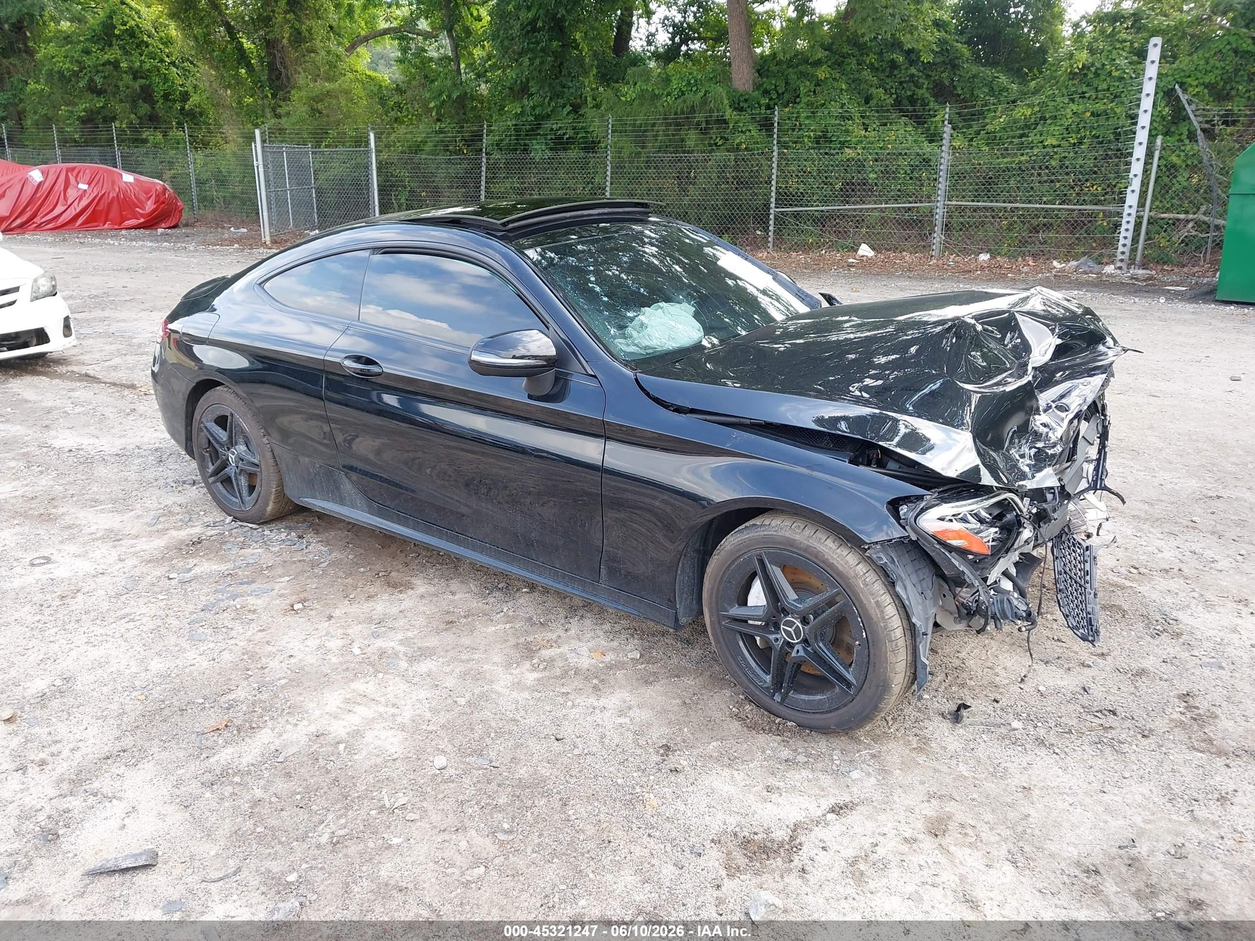 2019 Mercedes-Benz C 300, VIN WDDWJ8EB8KF845880 — Front end