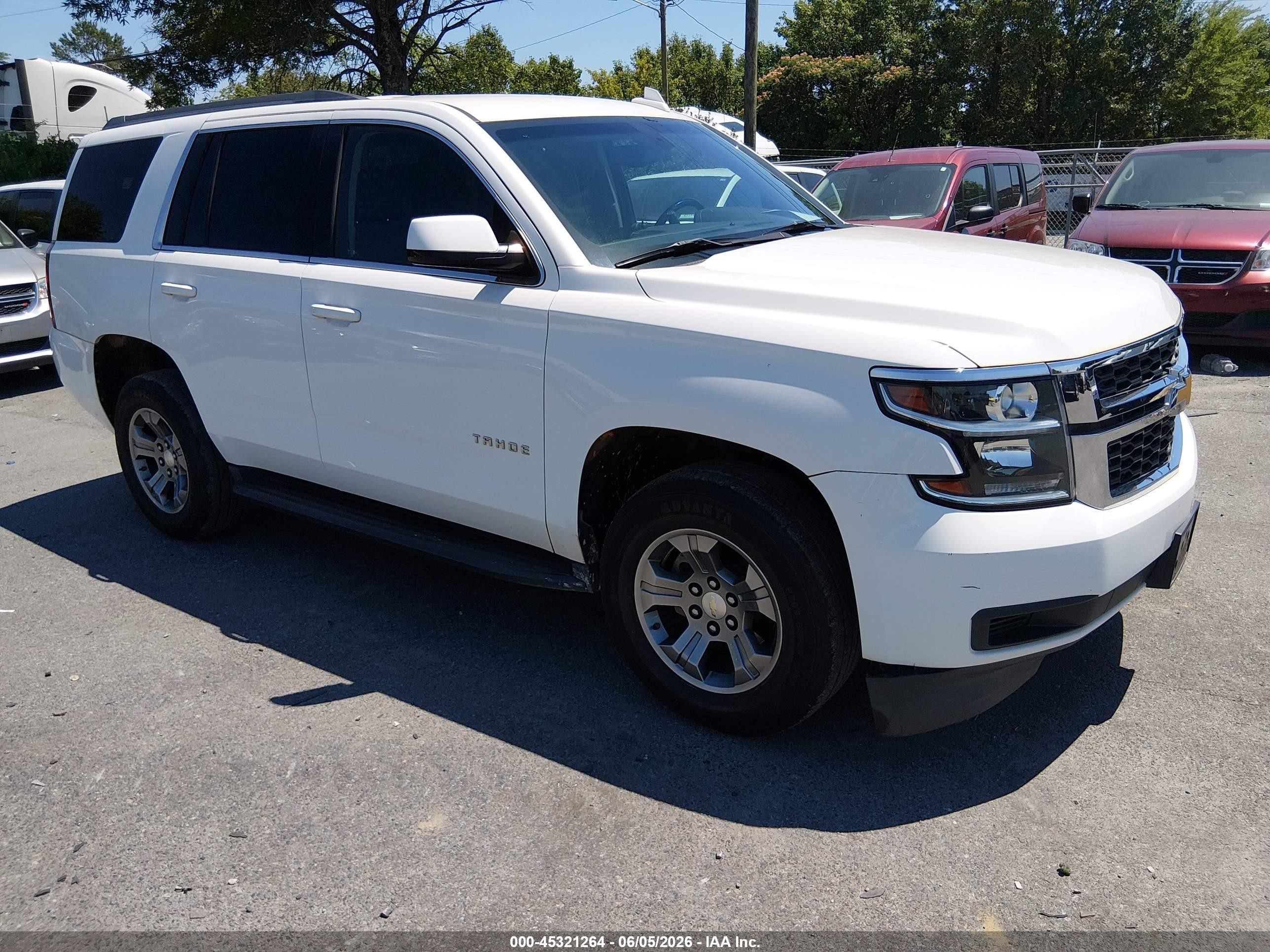 2018 Chevrolet Tahoe LS, VIN 1GNSKAEC7JR338768 — Обычный износ