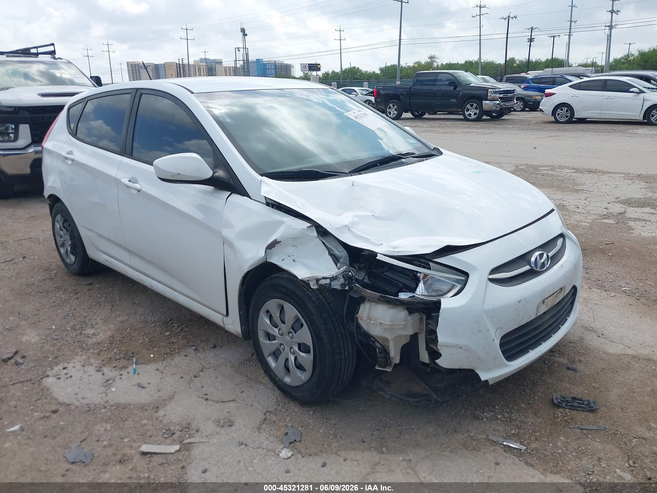 2017 Hyundai Accent SE, VIN KMHCT5AE2HU324952 — Град