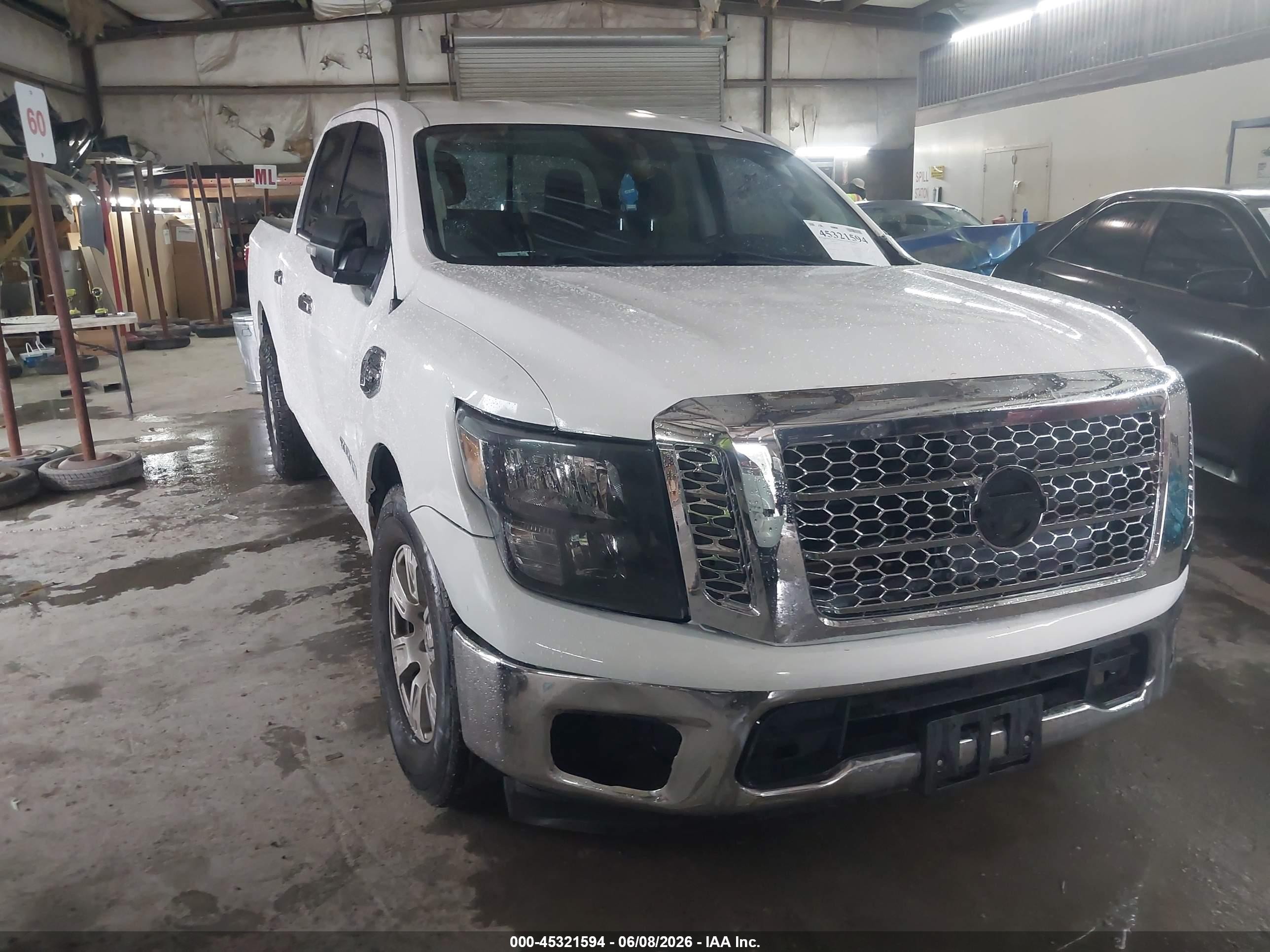 2017 Nissan Titan SV, VIN 1N6AA1EK0HN542700 — Side