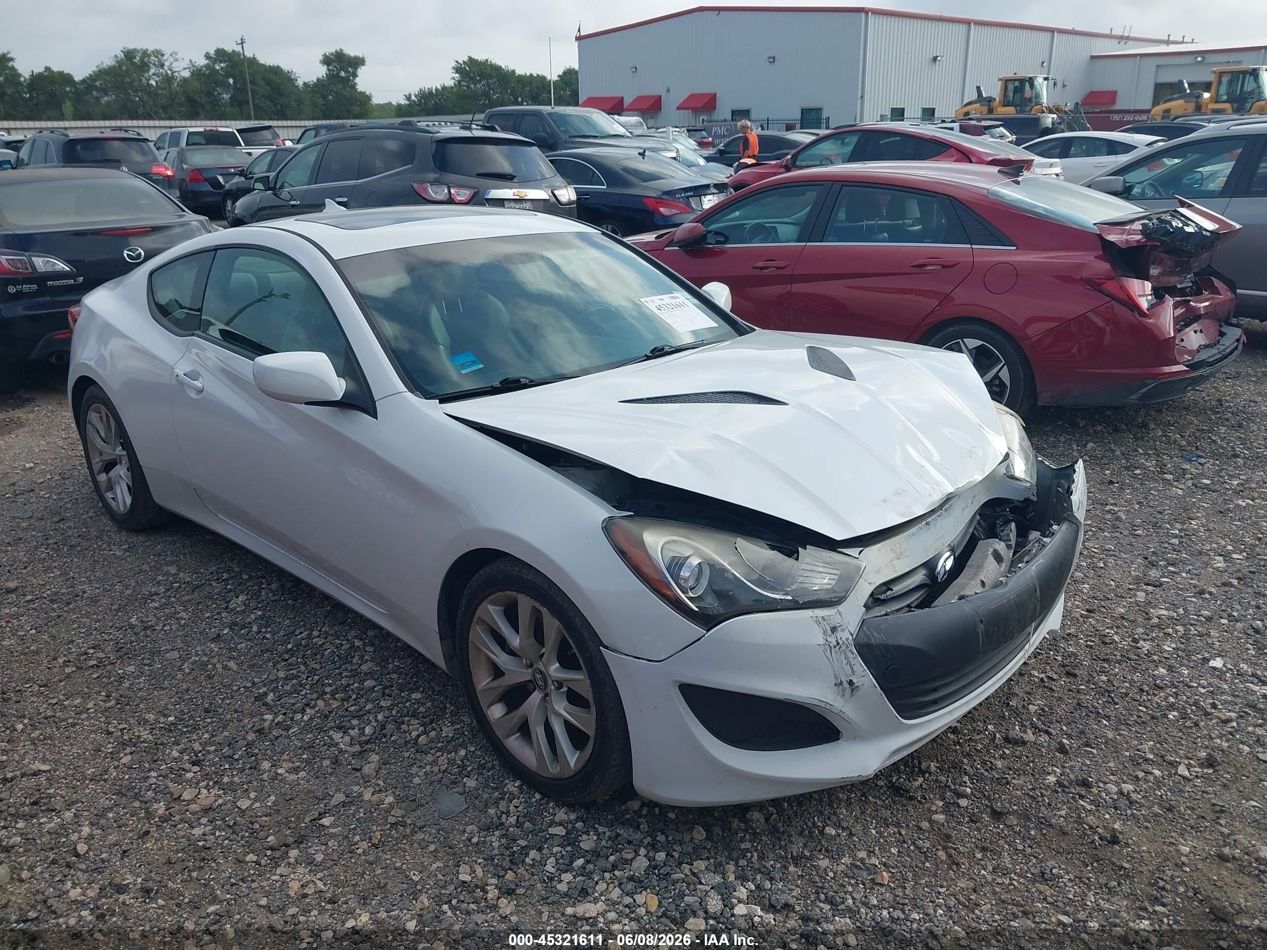 2013 Hyundai Genesis Coupe 2.0T, VIN KMHHT6KD4DU095413 — Front end