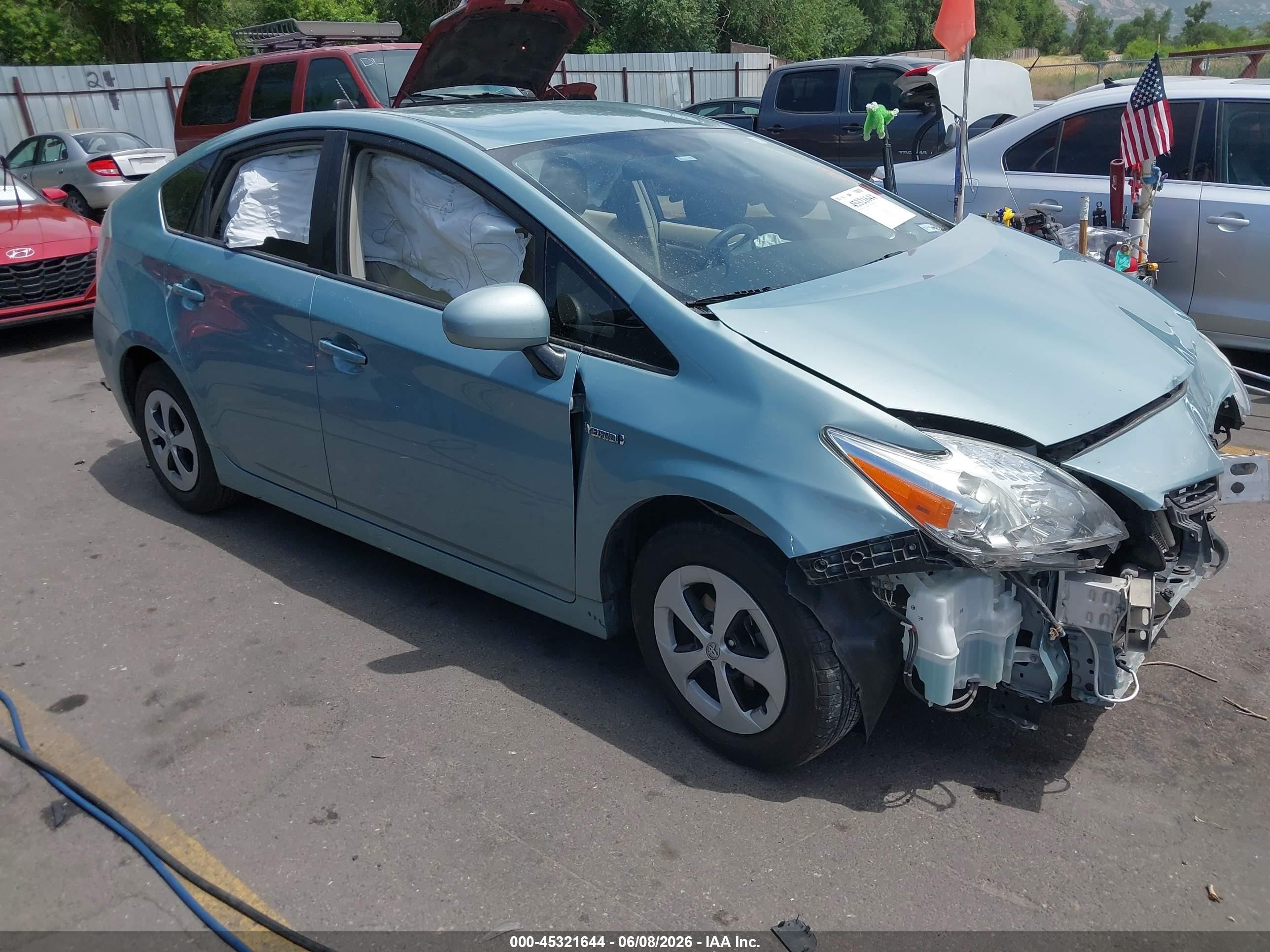 2014 Toyota Prius Two, VIN JTDKN3DU6E1767524 — Front end