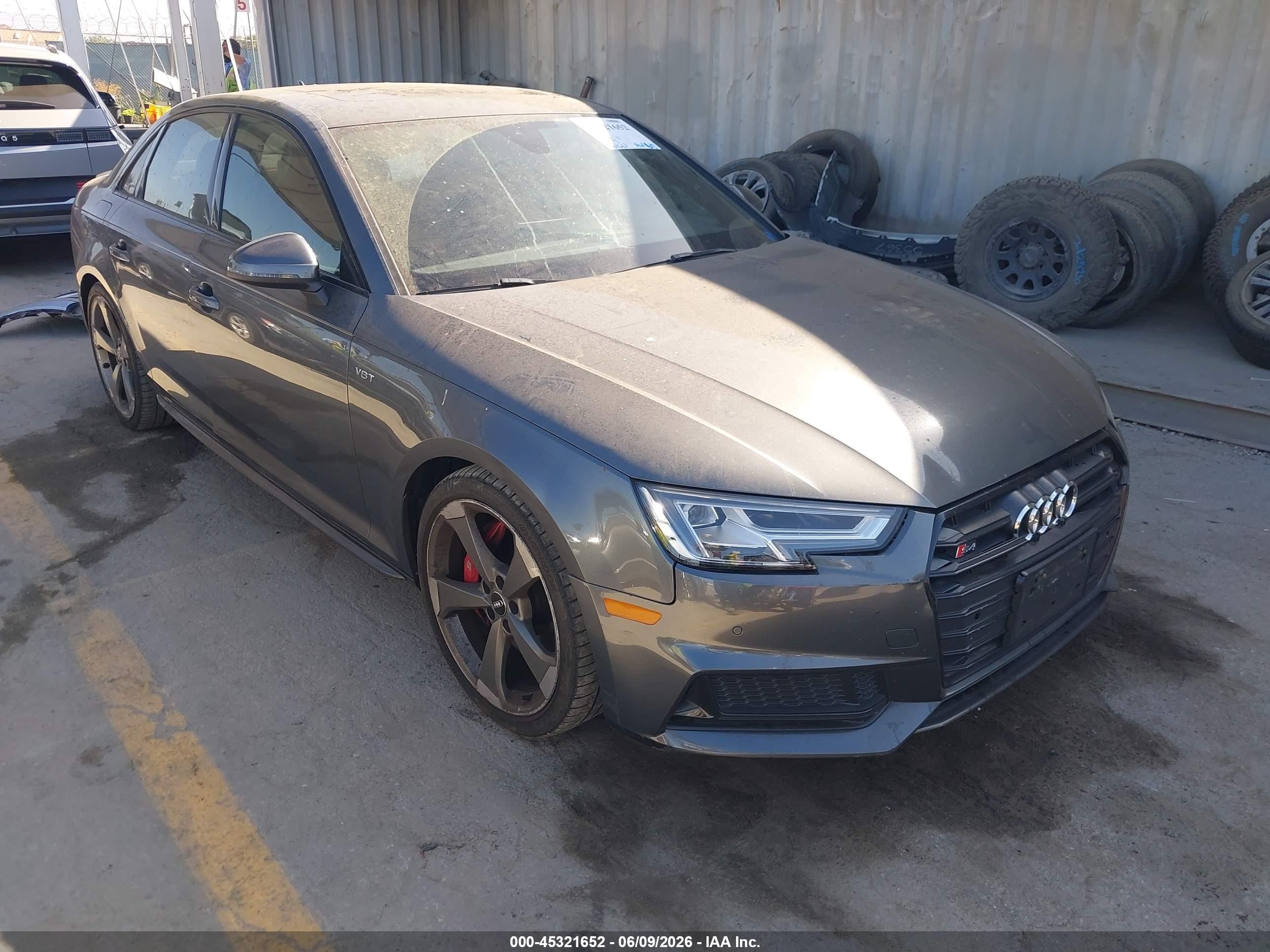 2018 Audi S4 Premium Plus, VIN WAUB4AF42JA119867 — Перед