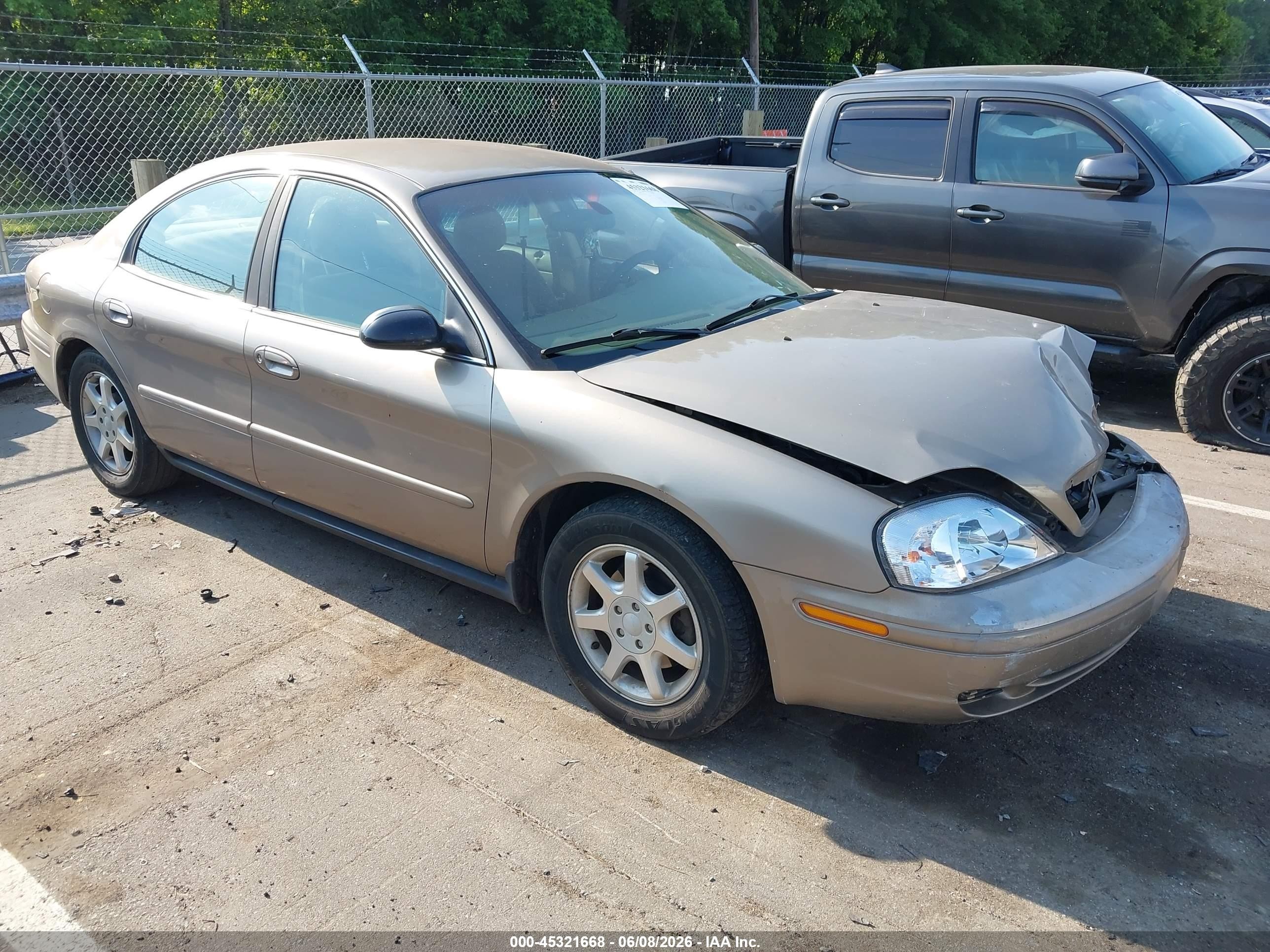 2003 Mercury Sable GS, VIN 1MEFM50203A611558 — Front end