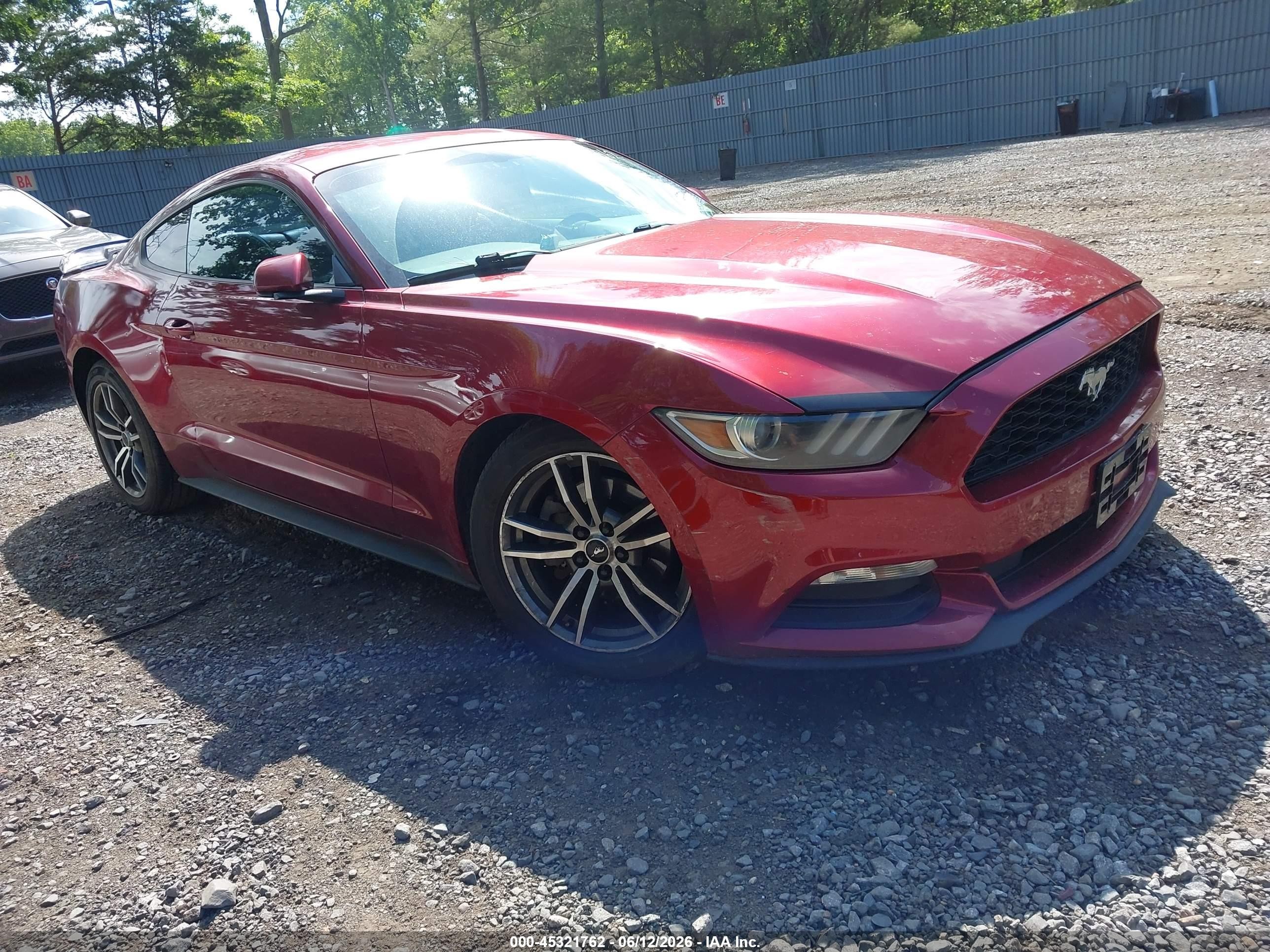 2015 Ford Mustang V6, VIN 1FA6P8AM3F5429723 — Front end