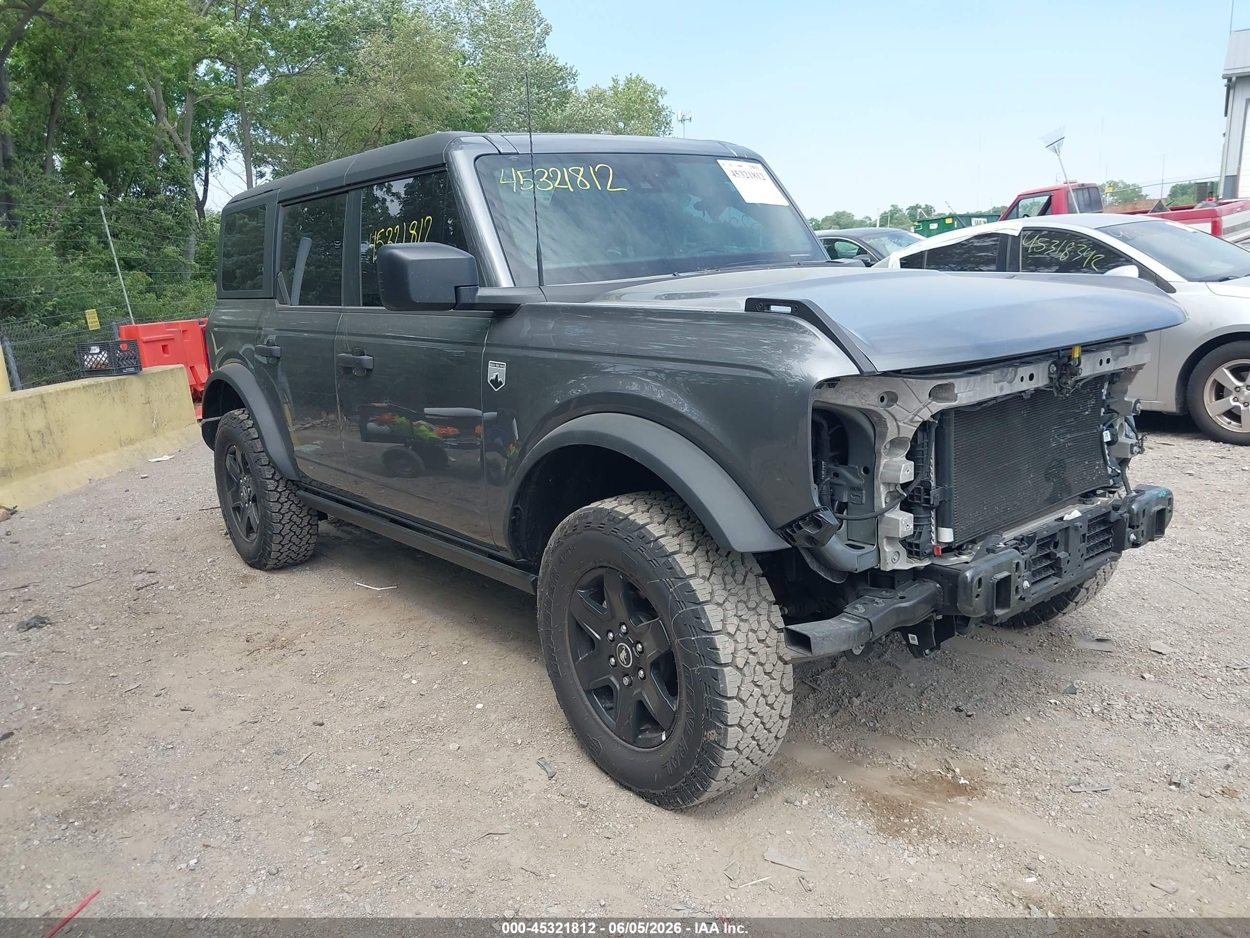 2025 Ford Bronco Big Bend, VIN 1FMEE7BH3SLB57019 — Front end