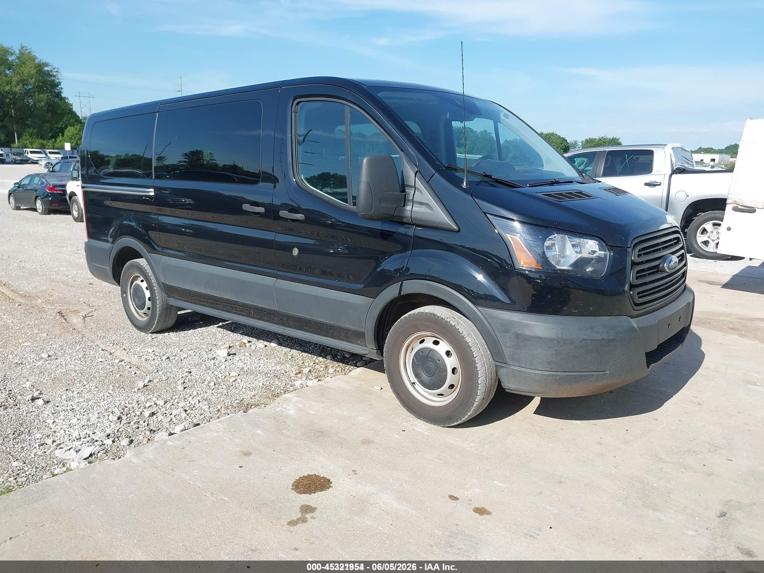2019 Ford Transit Passenger XLT, VIN 1FMZK1YM9KKA98964 — Front end